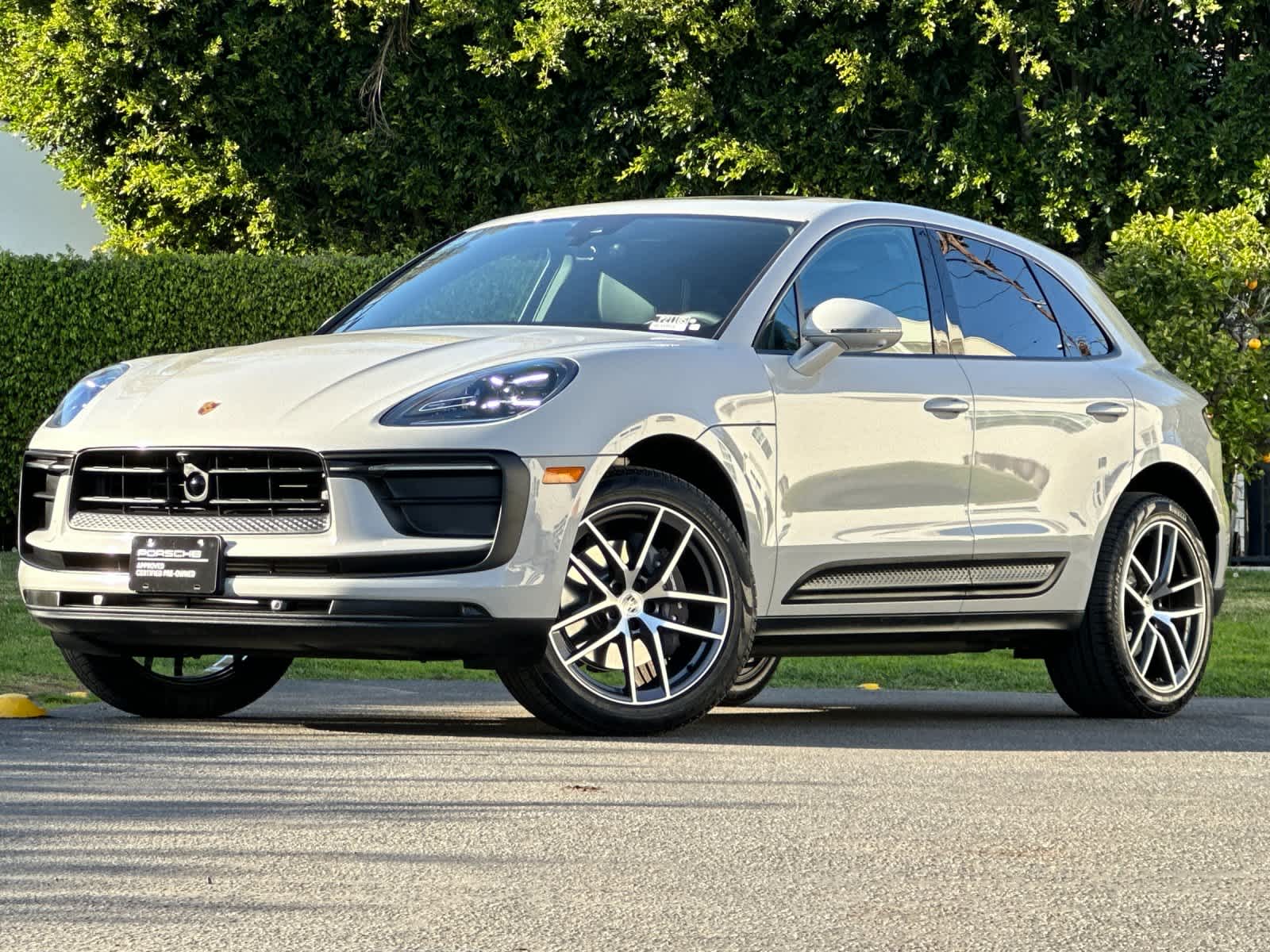 Thumbnail: 2025 Porsche Macan - 1