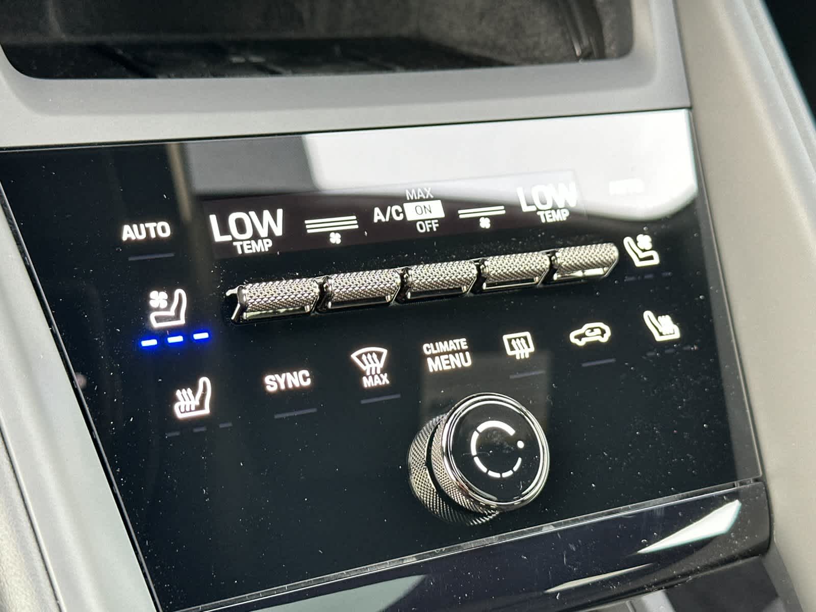 Thumbnail: 2025 Porsche Macan - 24