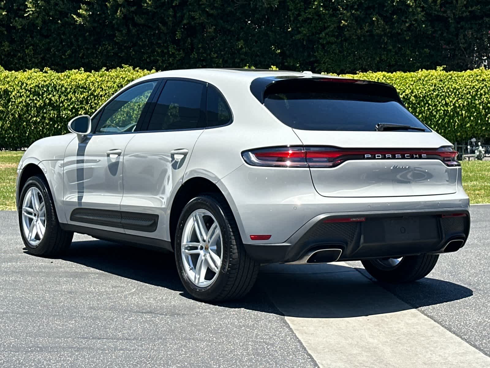 Thumbnail: 2025 Porsche Macan - 2