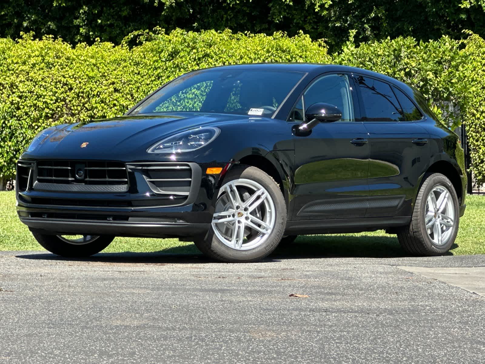 2025 Porsche Macan Base