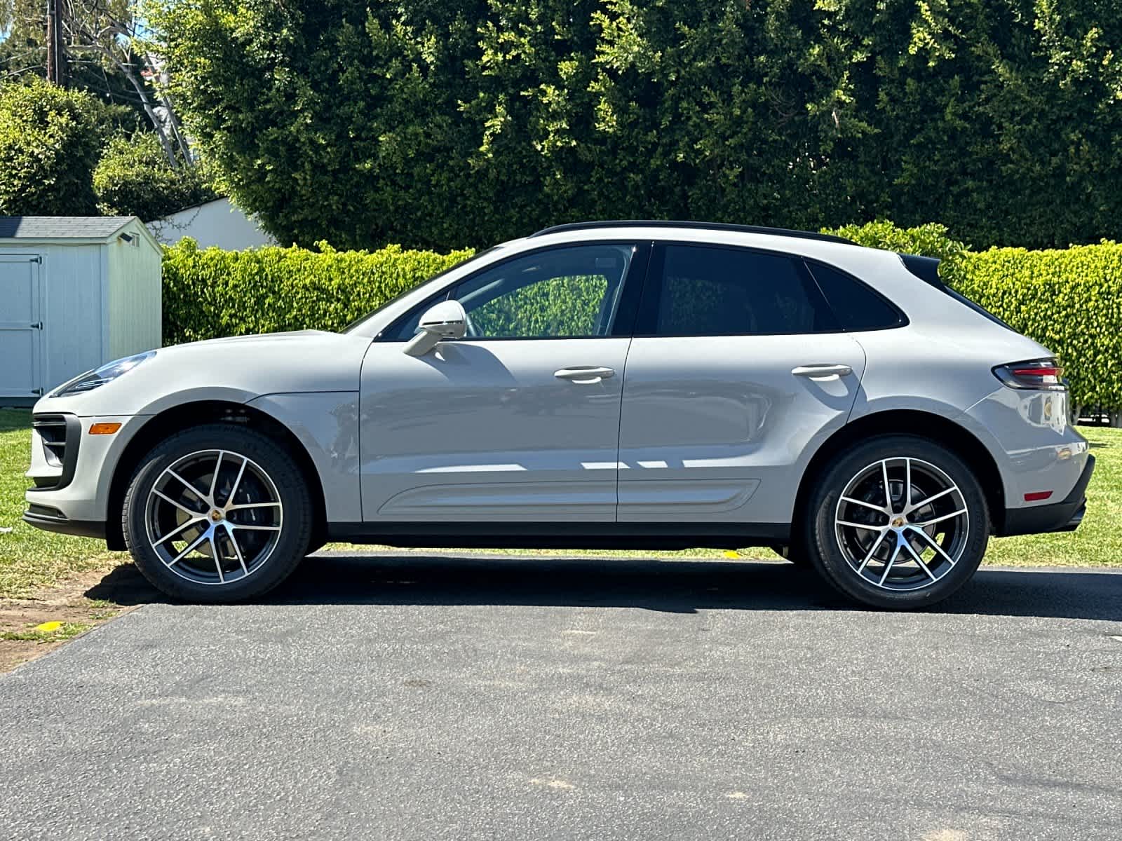 Thumbnail: 2026 Porsche Macan - 2