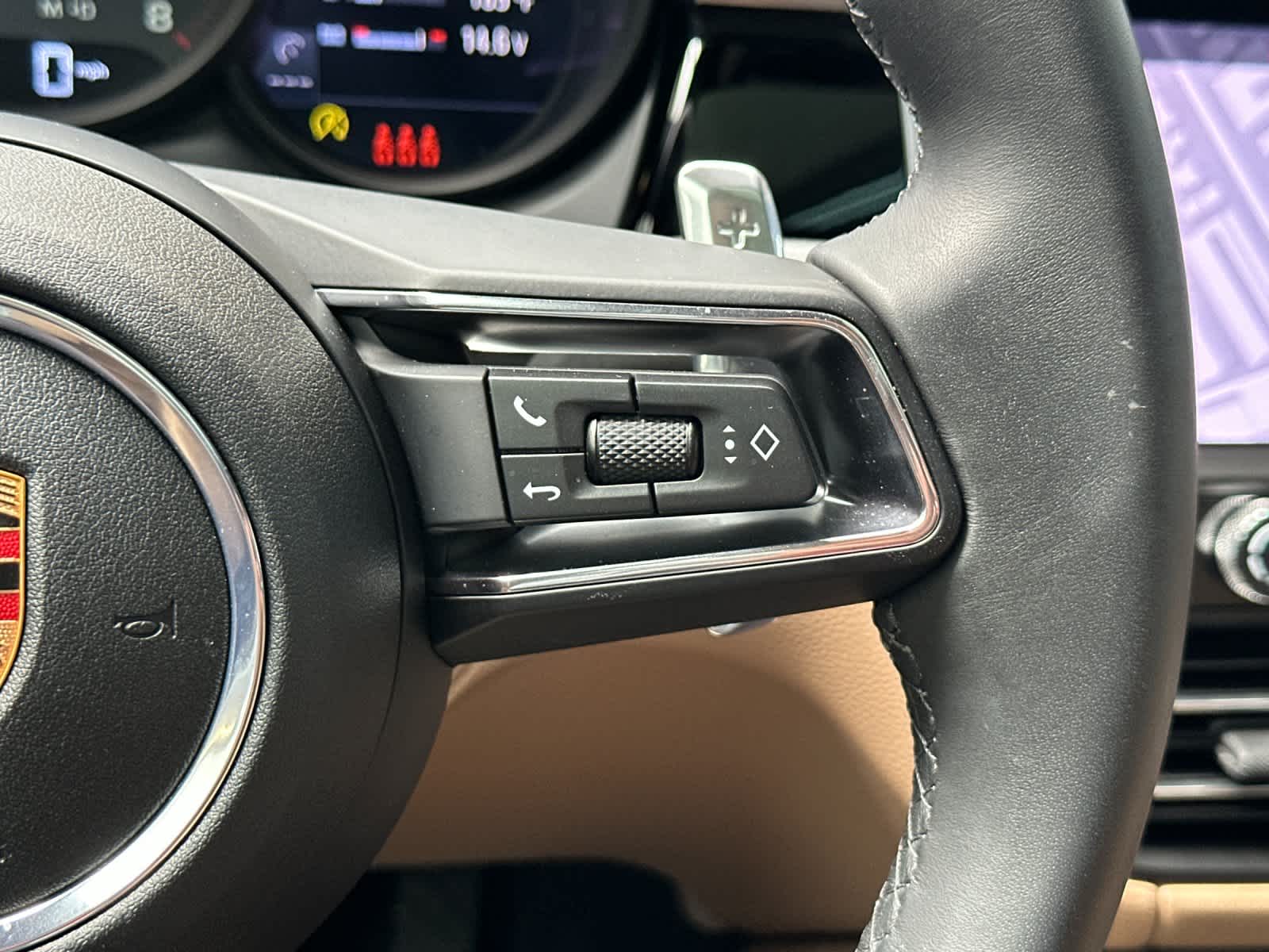 Thumbnail: 2025 Porsche Macan - 27