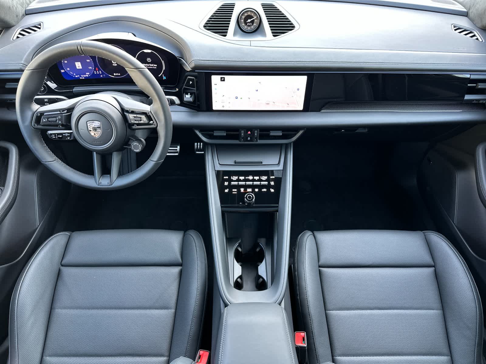 Thumbnail: 2025 Porsche Macan - 6