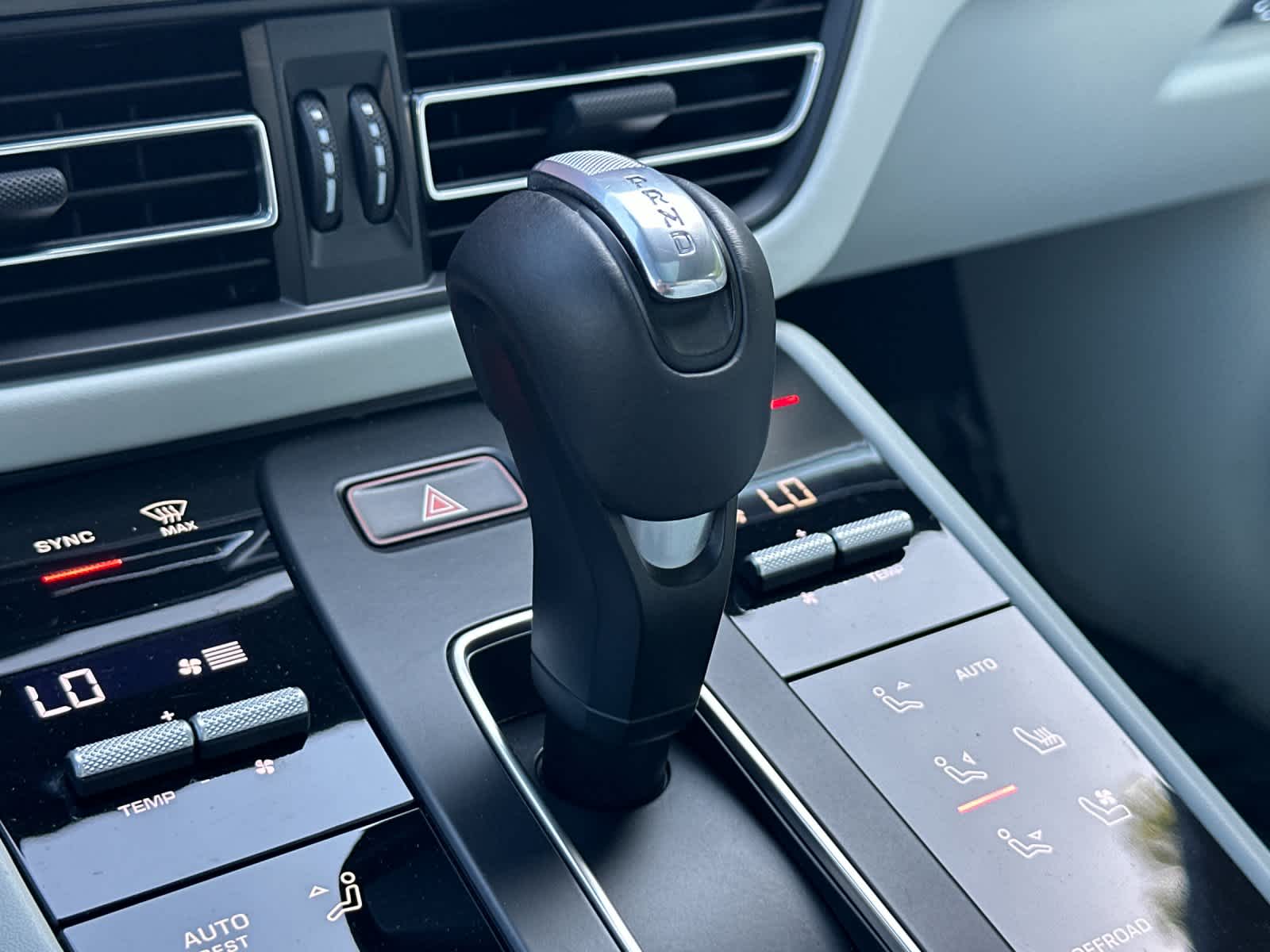 Thumbnail: 2025 Porsche Macan - 24