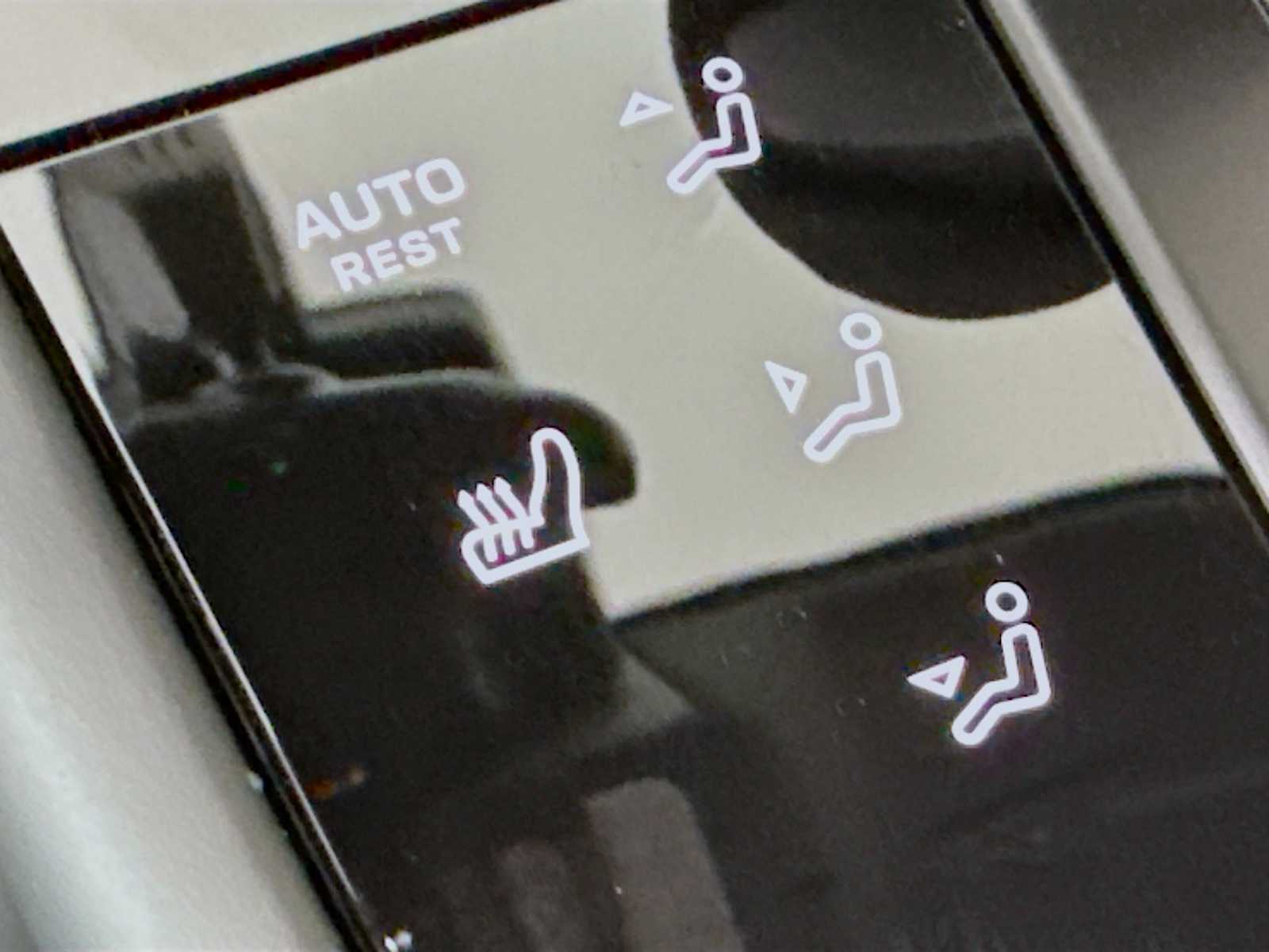 Thumbnail: 2025 Porsche Macan - 16