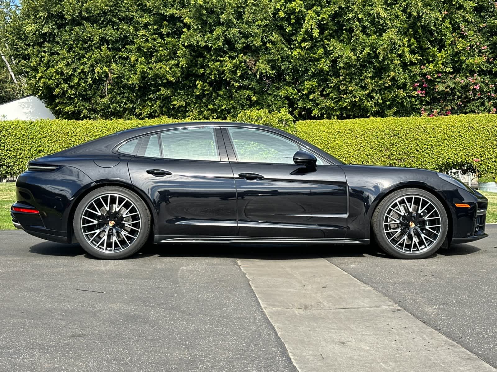Thumbnail: 2026 Porsche Panamera - 9