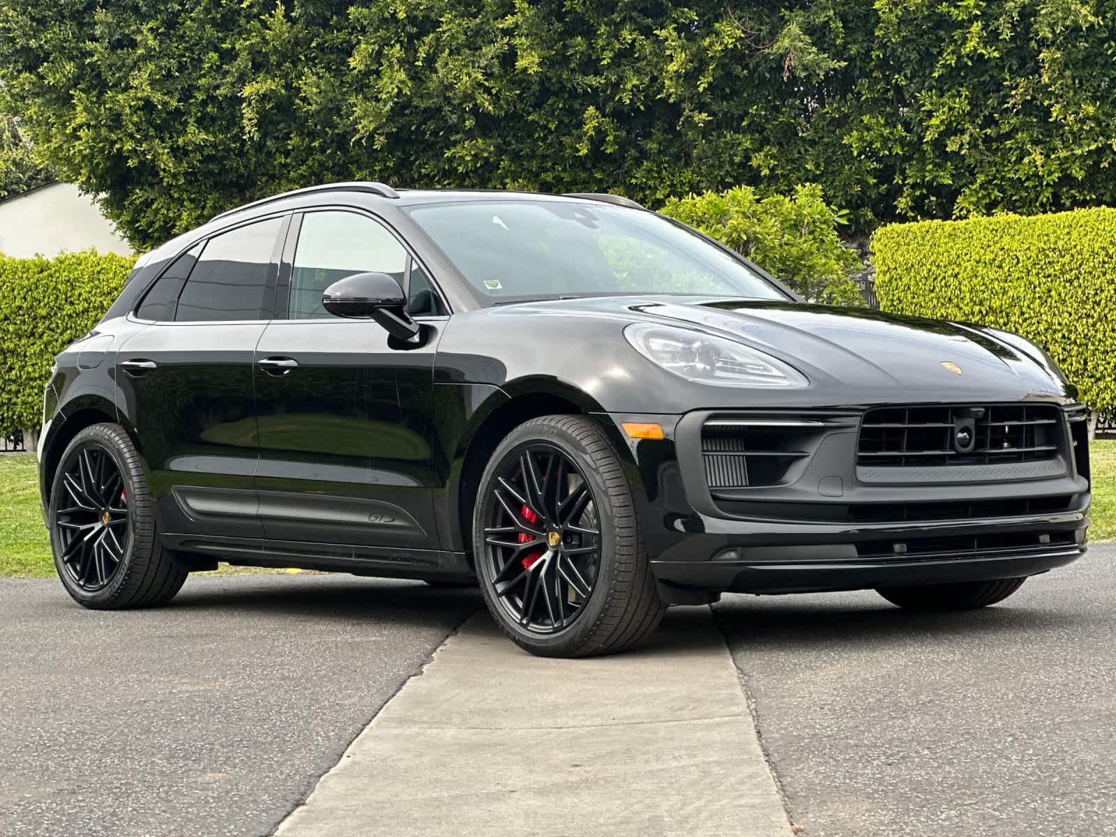 Thumbnail: 2026 Porsche Macan - 10