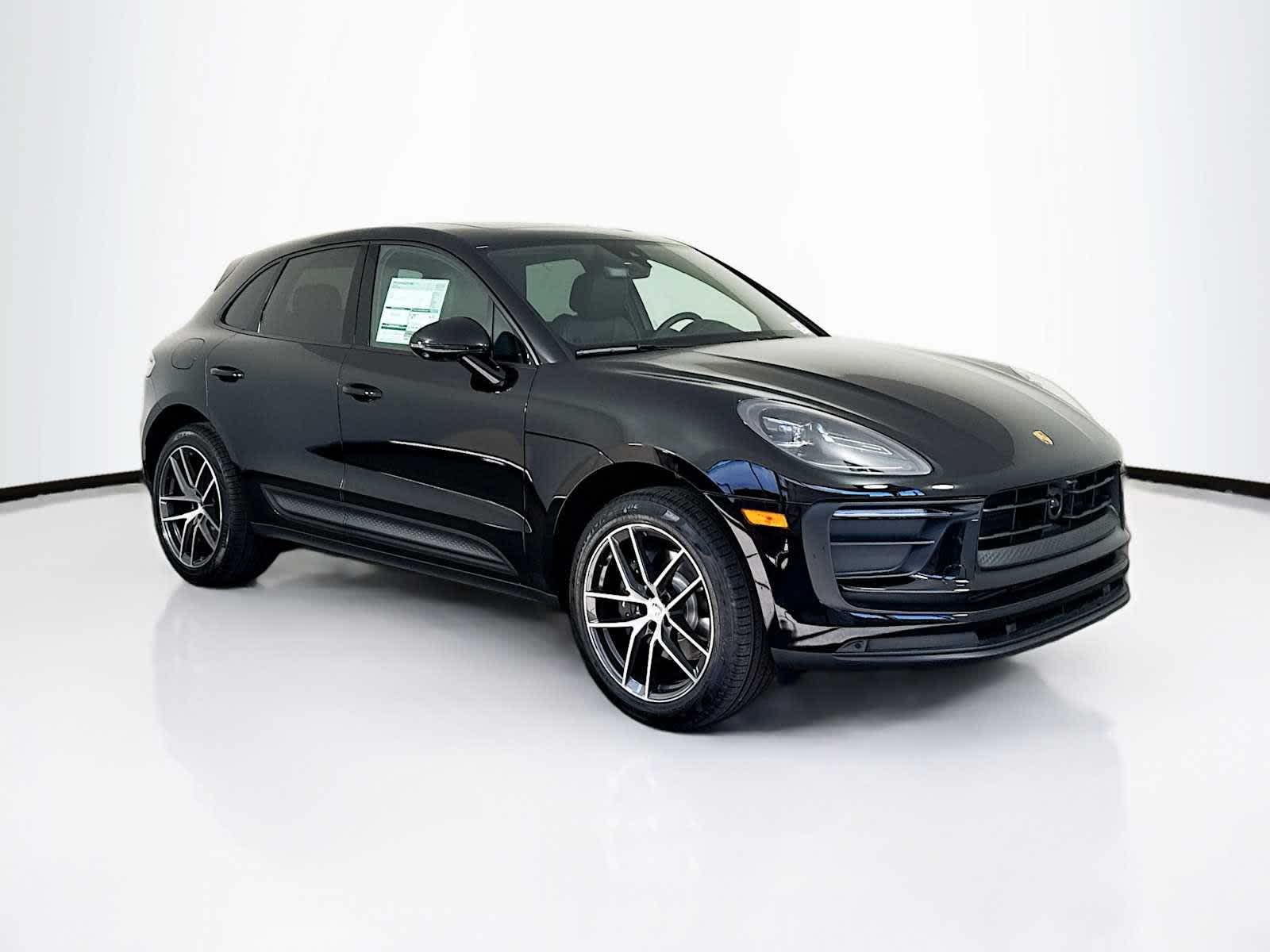 Thumbnail: 2026 Porsche Macan - 9