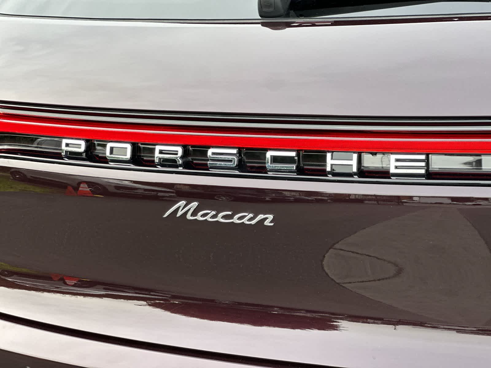 Thumbnail: 2026 Porsche Macan - 31