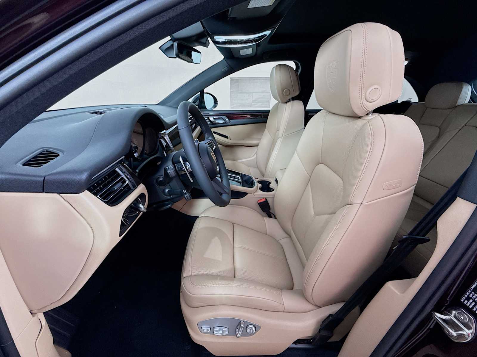 Thumbnail: 2026 Porsche Macan - 5