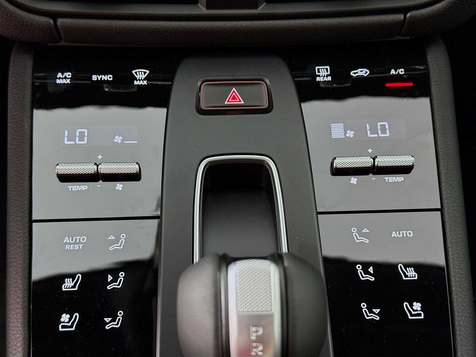 Thumbnail: 2025 Porsche Macan - 13