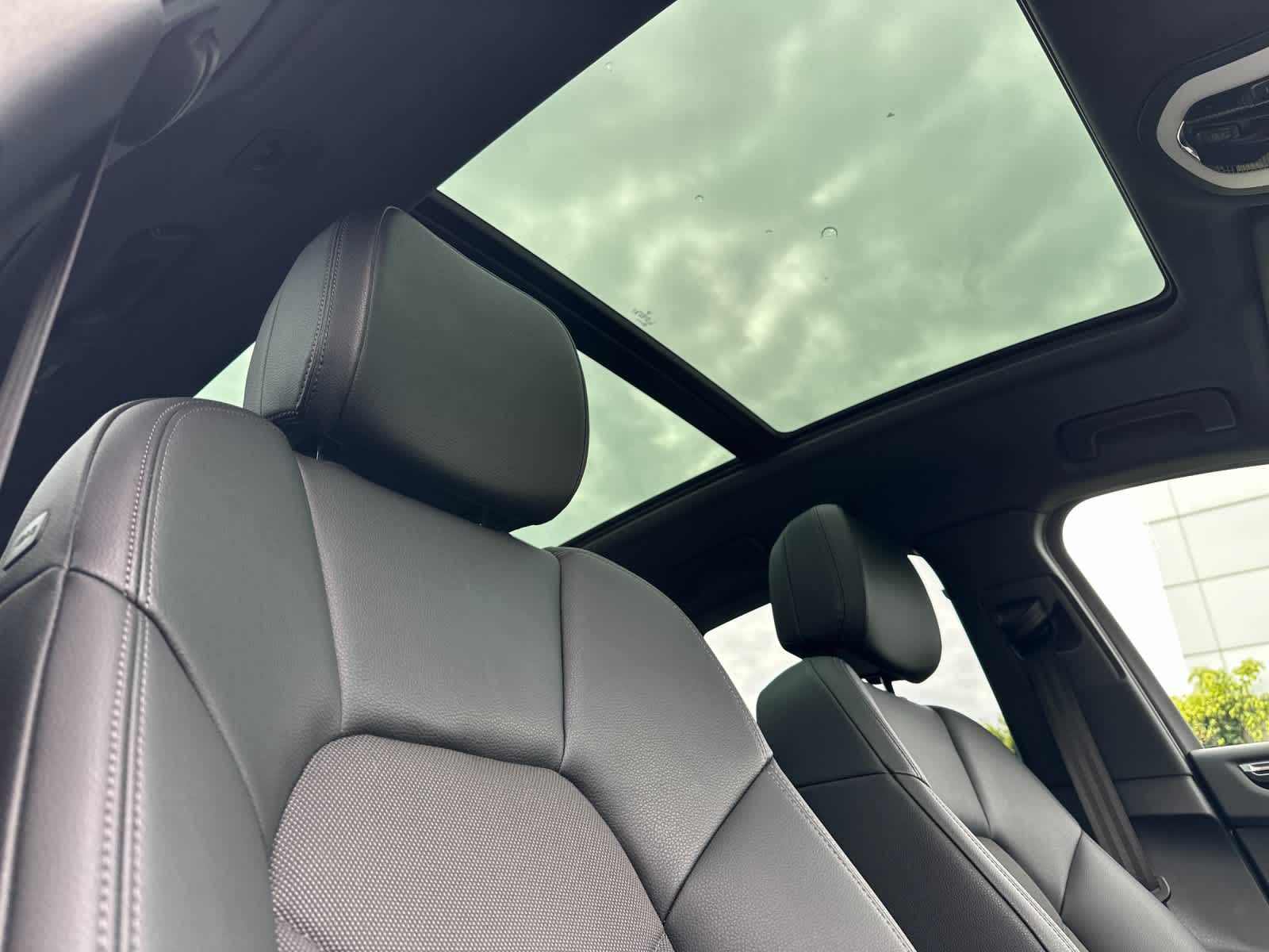 Thumbnail: 2025 Porsche Macan - 18