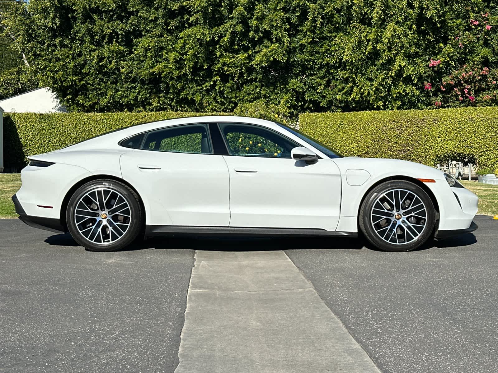 Thumbnail: 2024 Porsche Taycan - 9