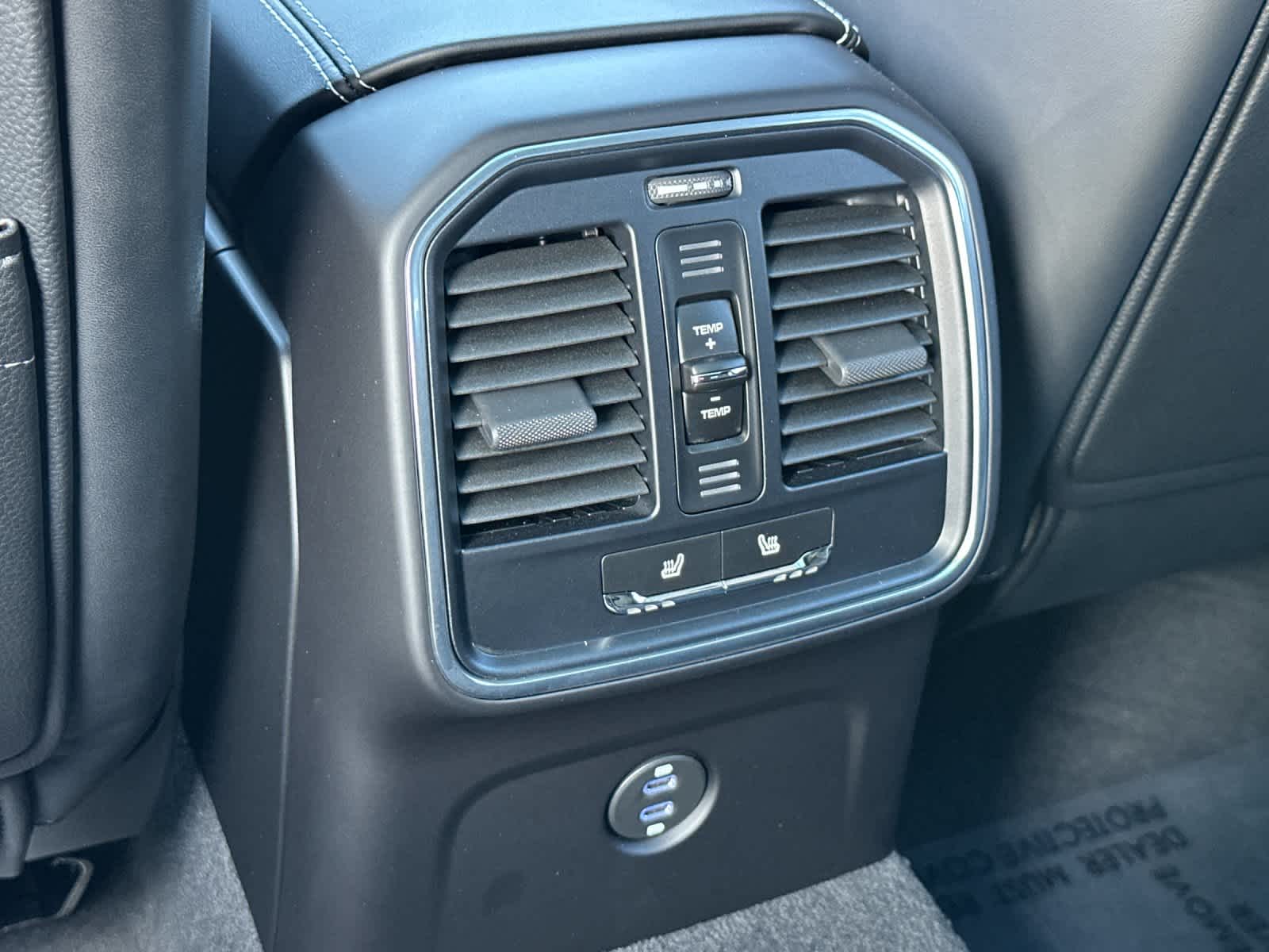 Thumbnail: 2025 Porsche Macan - 14