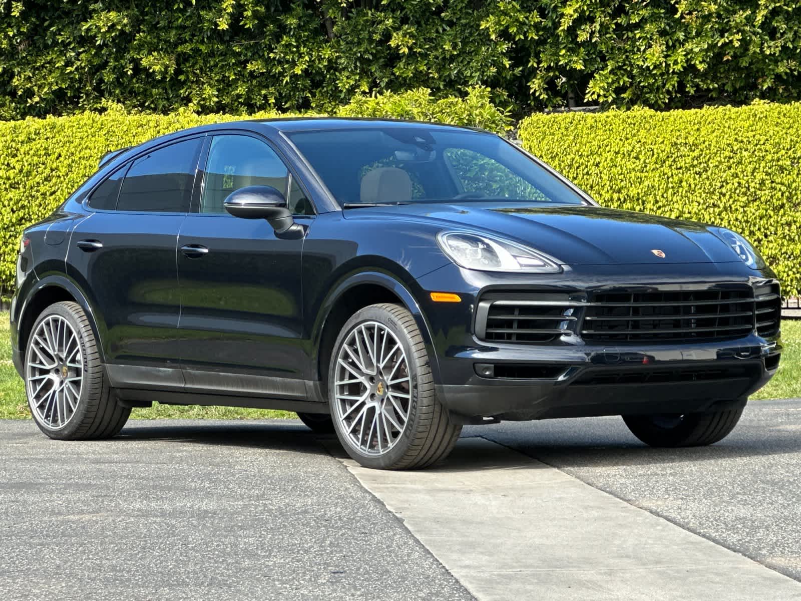 Thumbnail: 2022 Porsche Cayenne - 10