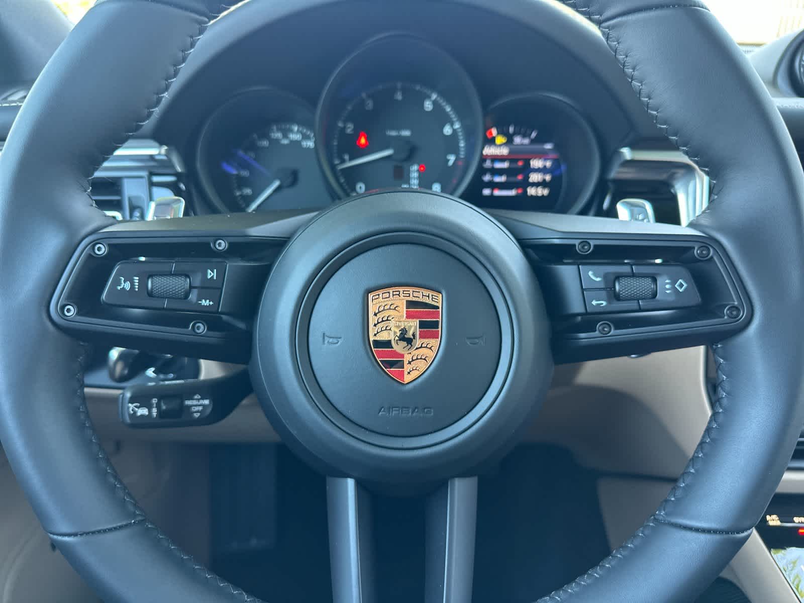 Thumbnail: 2026 Porsche Macan - 26
