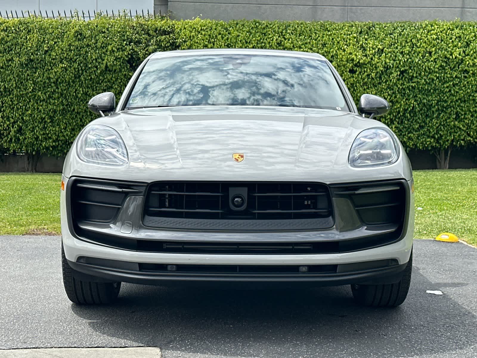 Thumbnail: 2026 Porsche Macan - 11