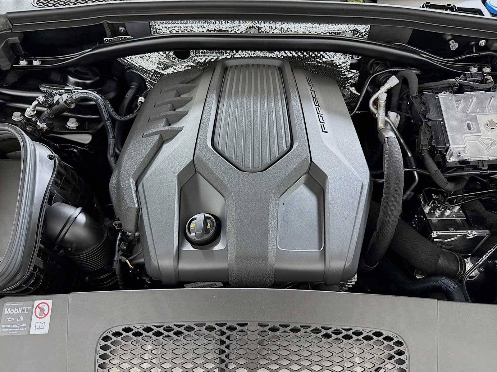 Thumbnail: 2025 Porsche Macan - 24