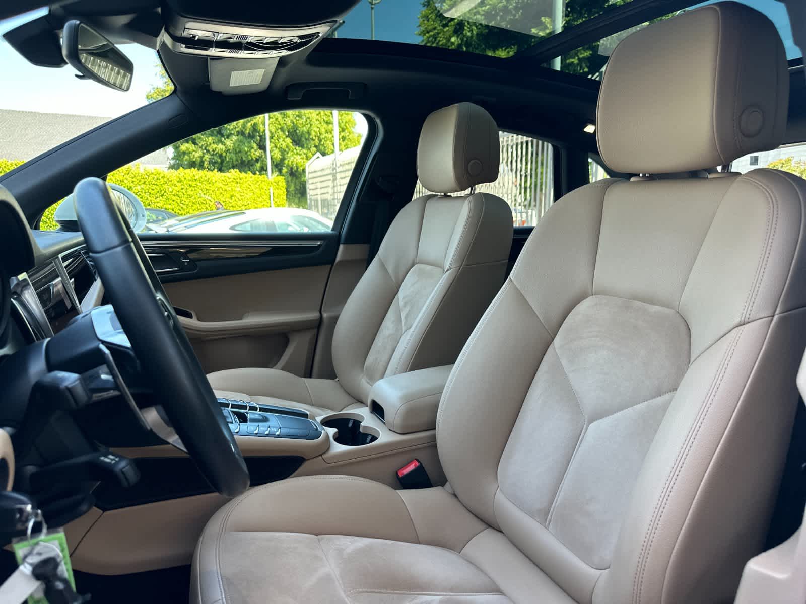 Thumbnail: 2020 Porsche Macan - 5