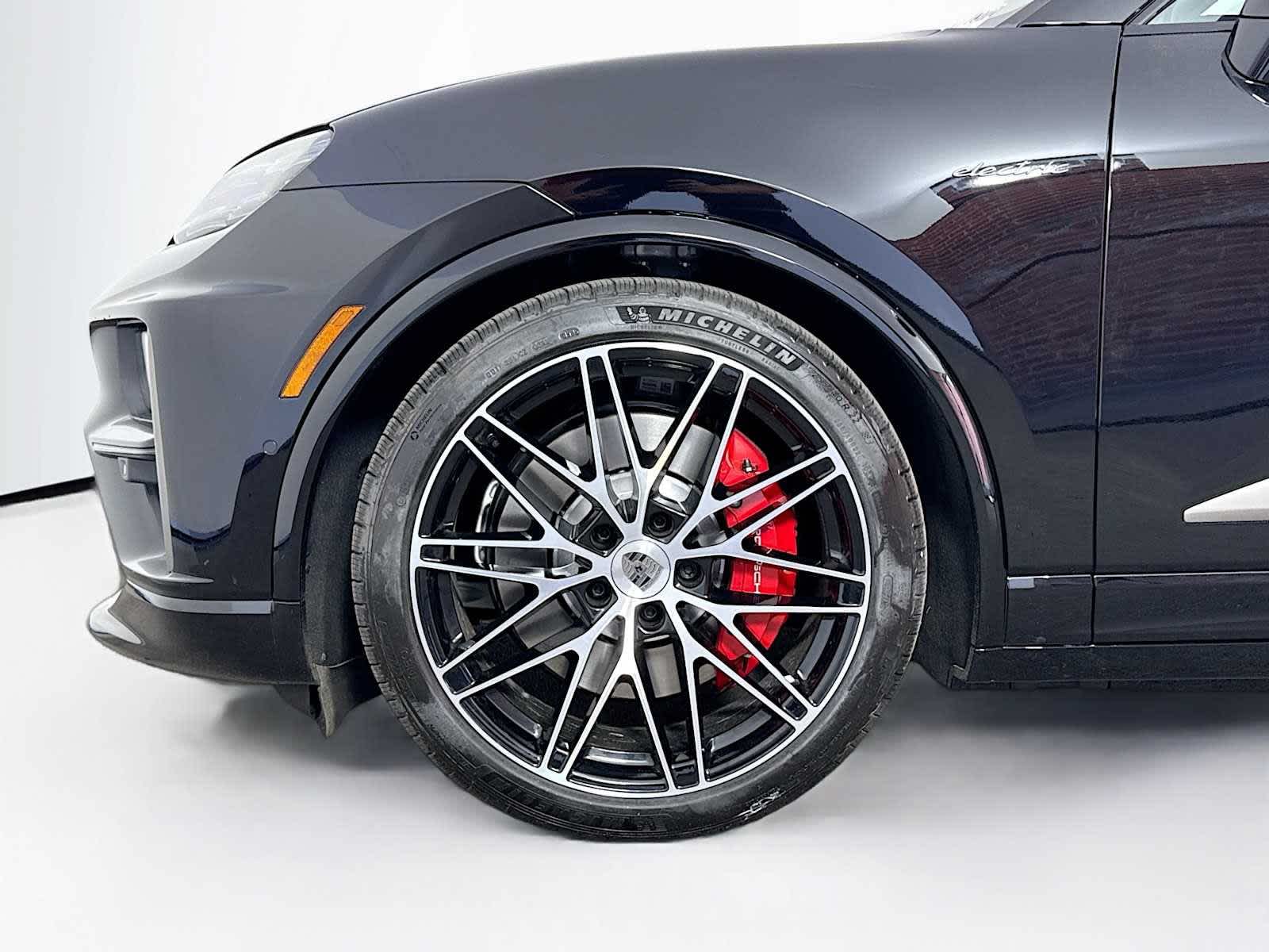 Thumbnail: 2025 Porsche Macan - 24