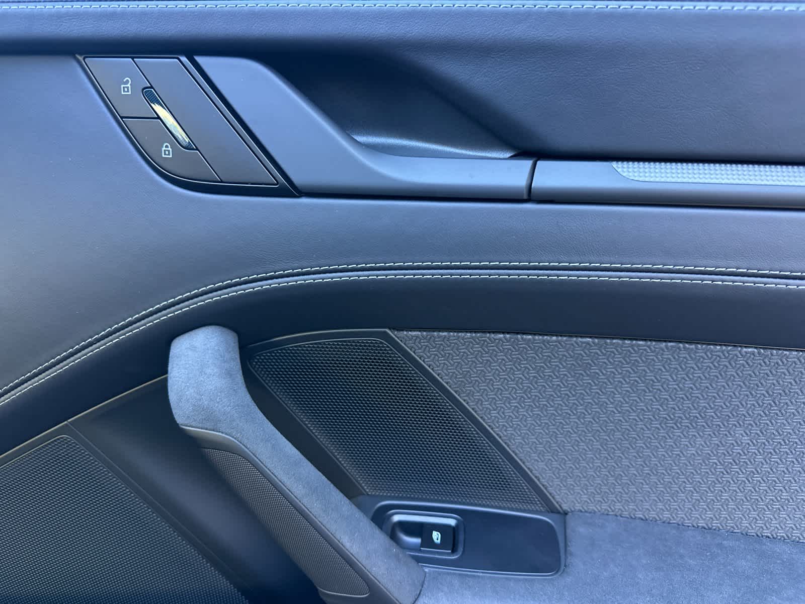 Thumbnail: 2026 Porsche 911 - 15