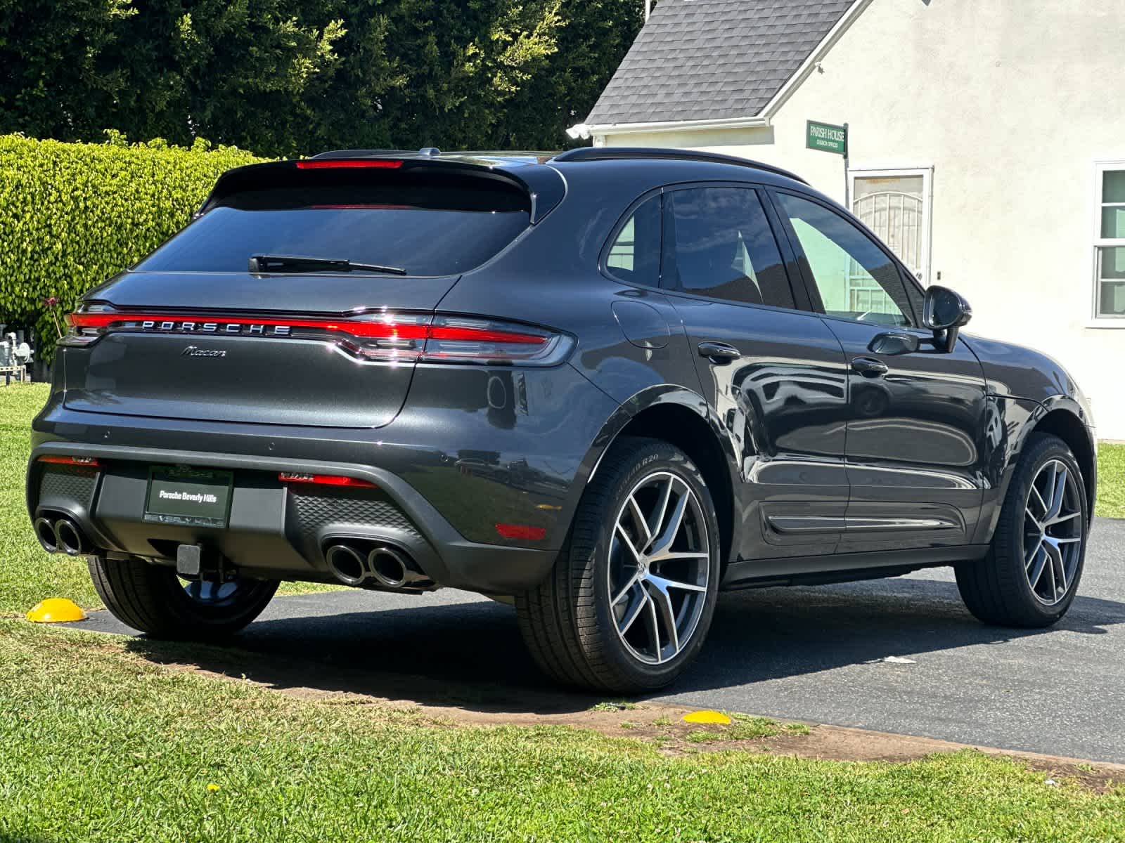 Thumbnail: 2026 Porsche Macan - 8