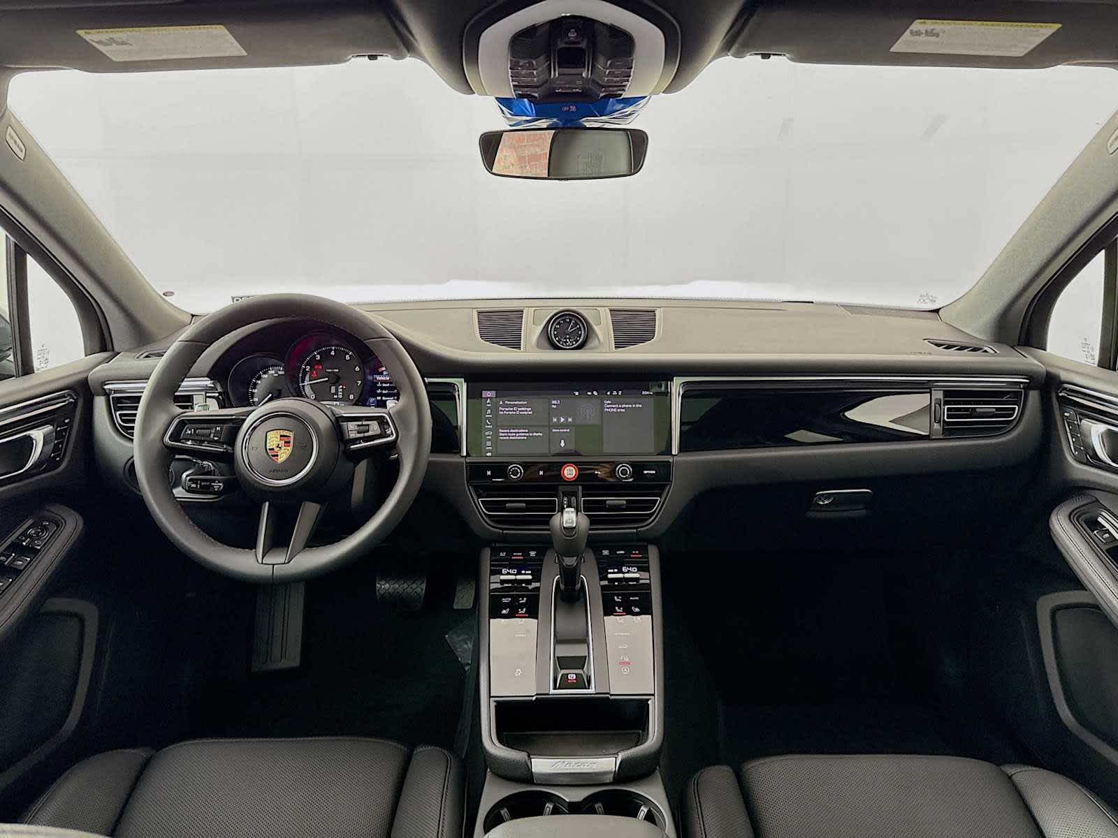 Thumbnail: 2026 Porsche Macan - 27