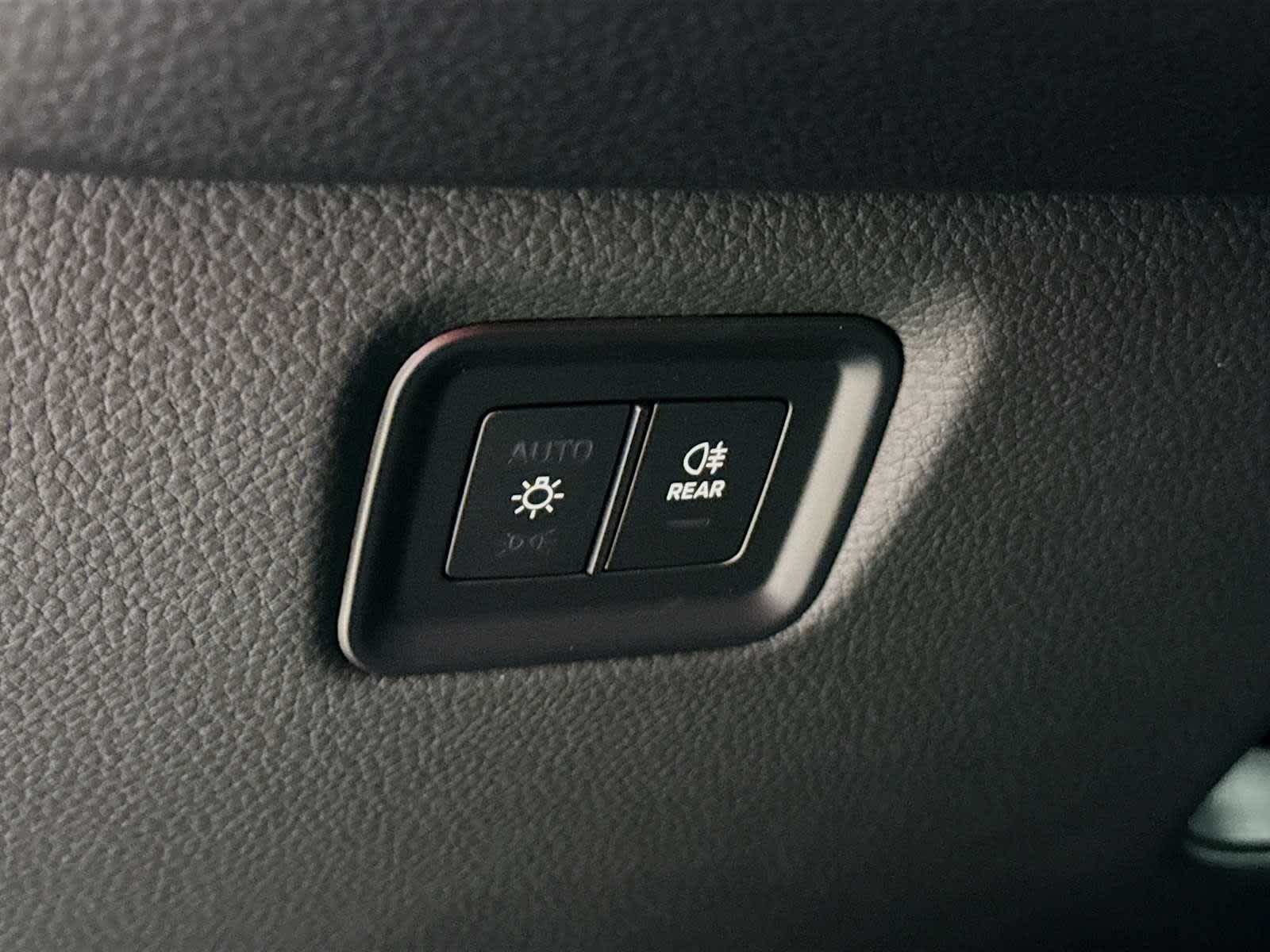 Thumbnail: 2026 Porsche Cayenne - 11