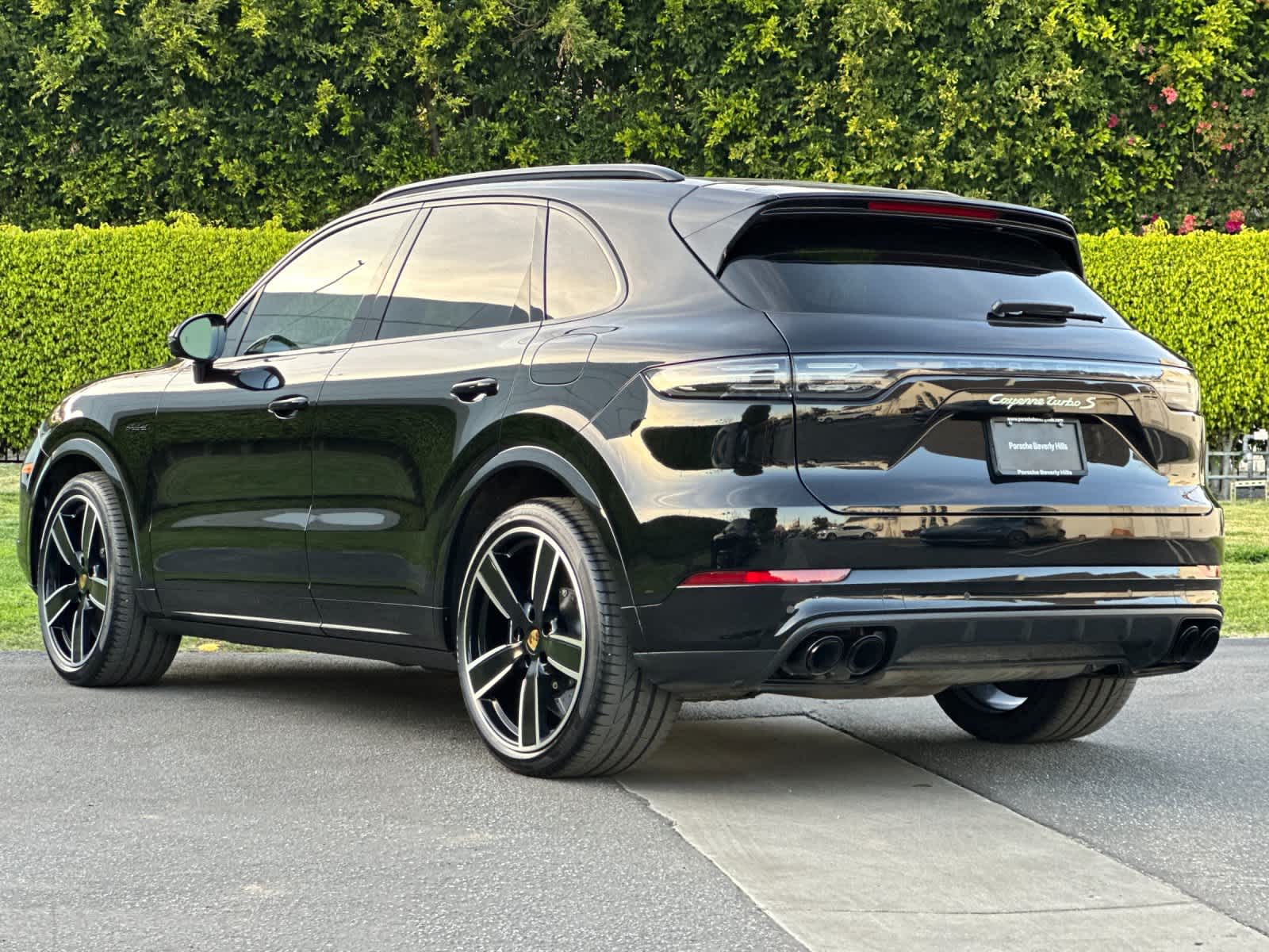 Thumbnail: 2023 Porsche Cayenne - 3