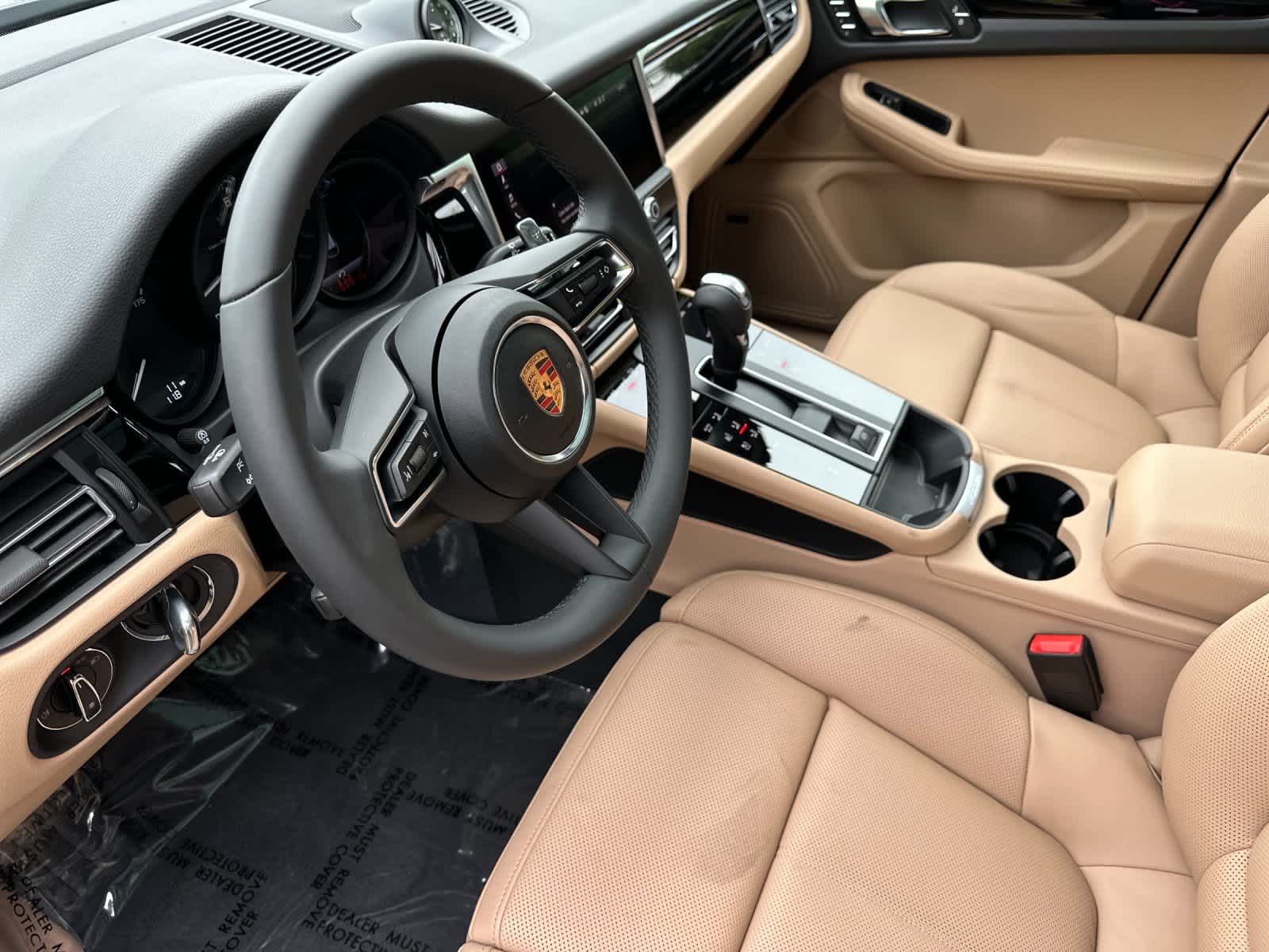 Thumbnail: 2026 Porsche Macan - 4