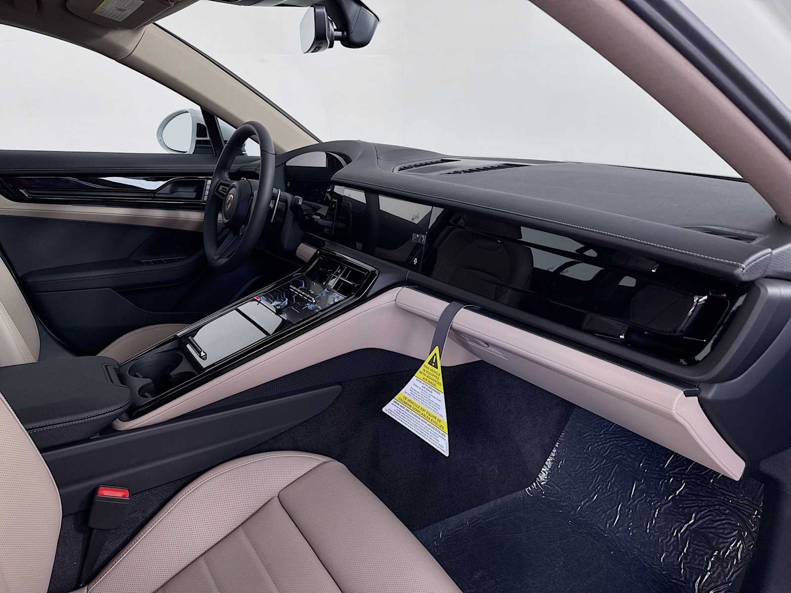 Thumbnail: 2025 Porsche Panamera - 22