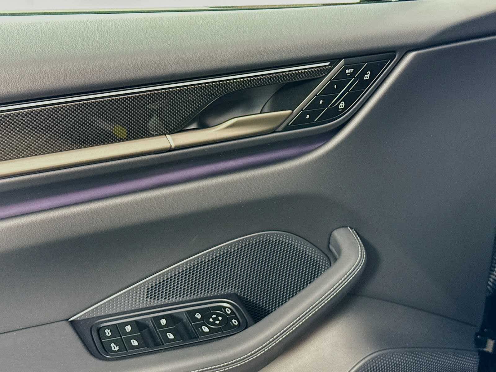 Thumbnail: 2025 Porsche Macan - 14