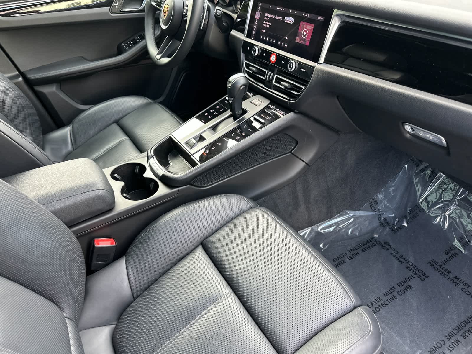 Thumbnail: 2025 Porsche Macan - 17