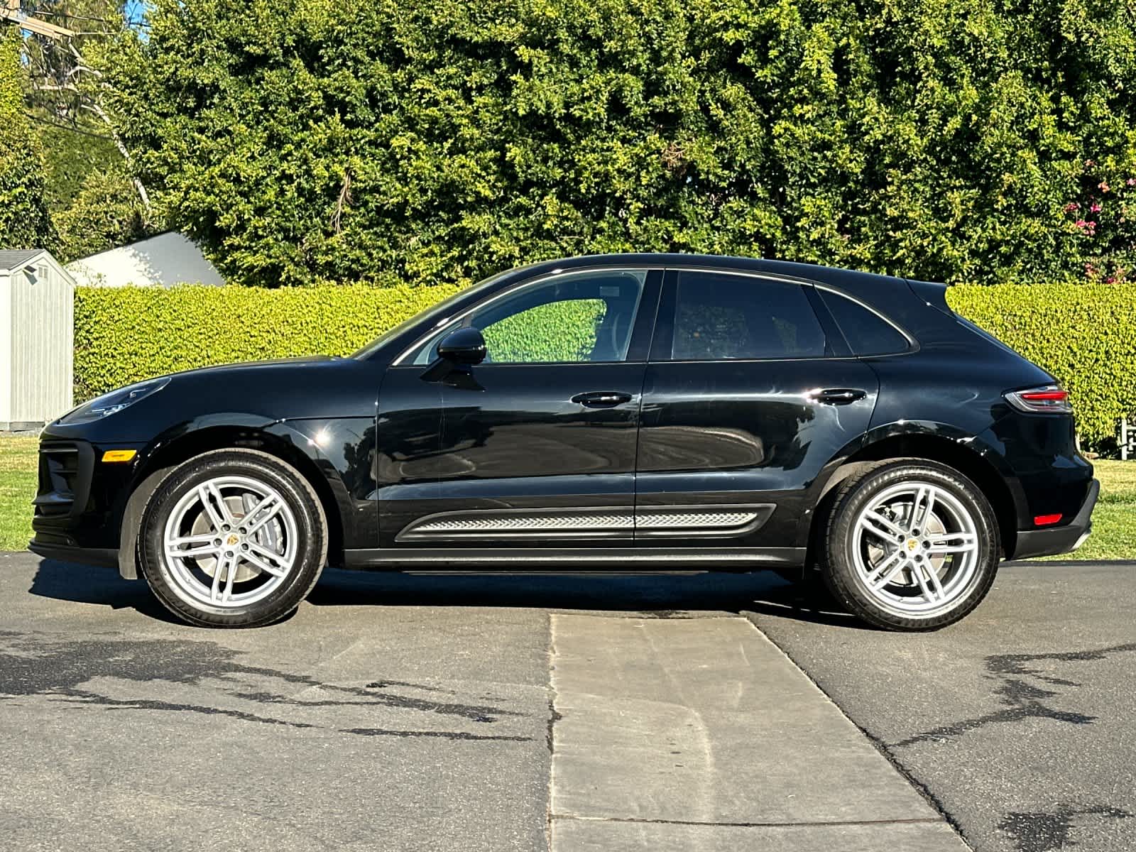 Thumbnail: 2025 Porsche Macan - 2