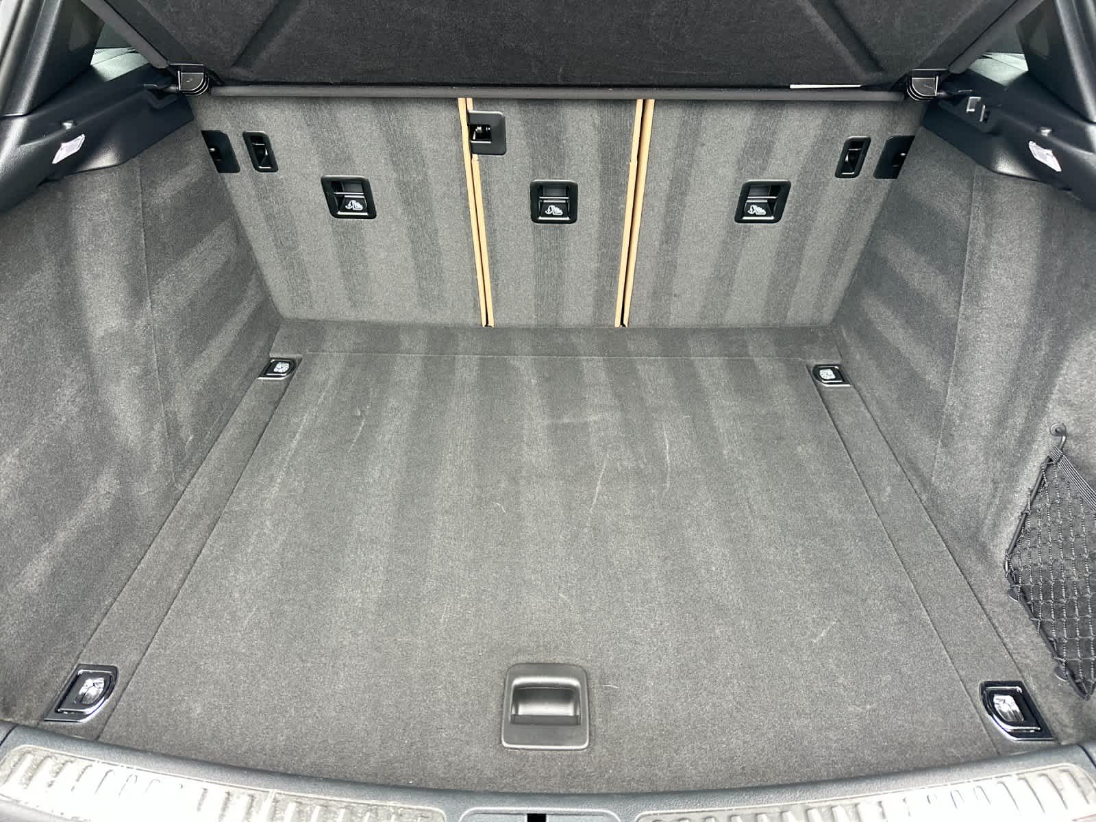 Thumbnail: 2025 Porsche Macan - 16