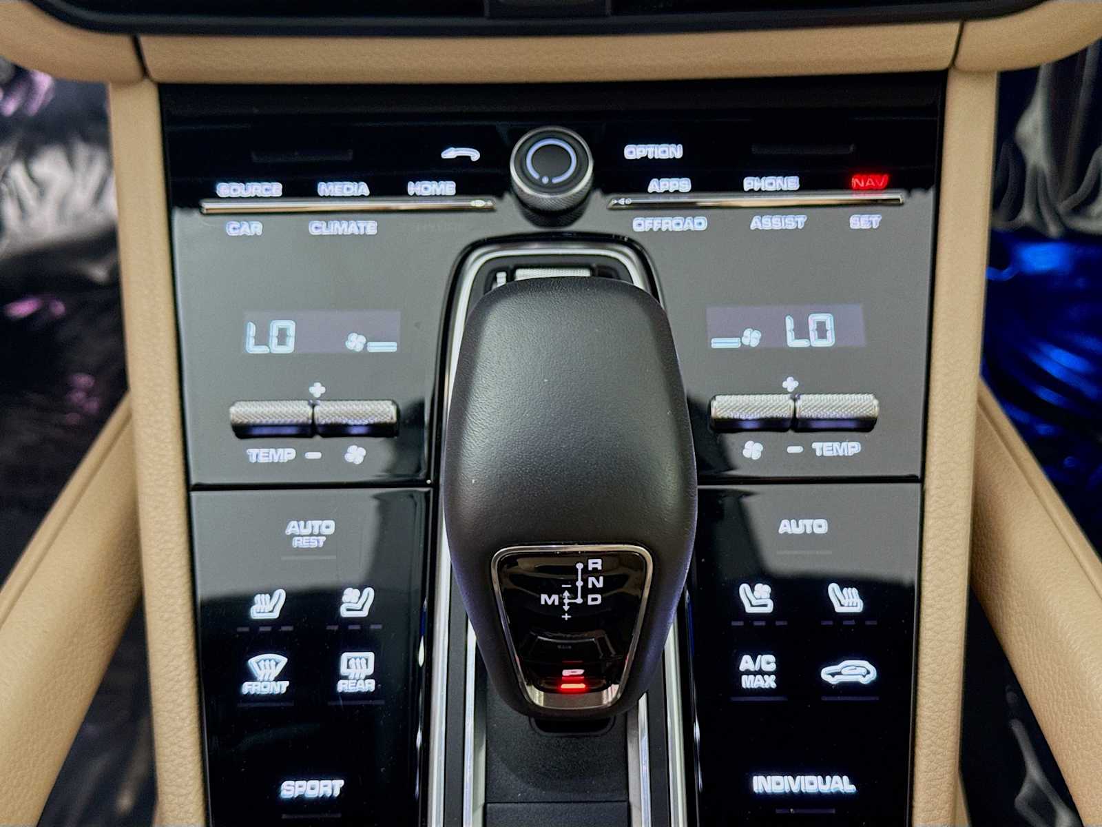 Thumbnail: 2020 Porsche Cayenne - 13