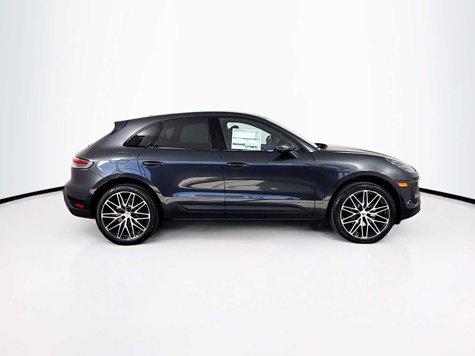 Thumbnail: 2026 Porsche Macan - 8