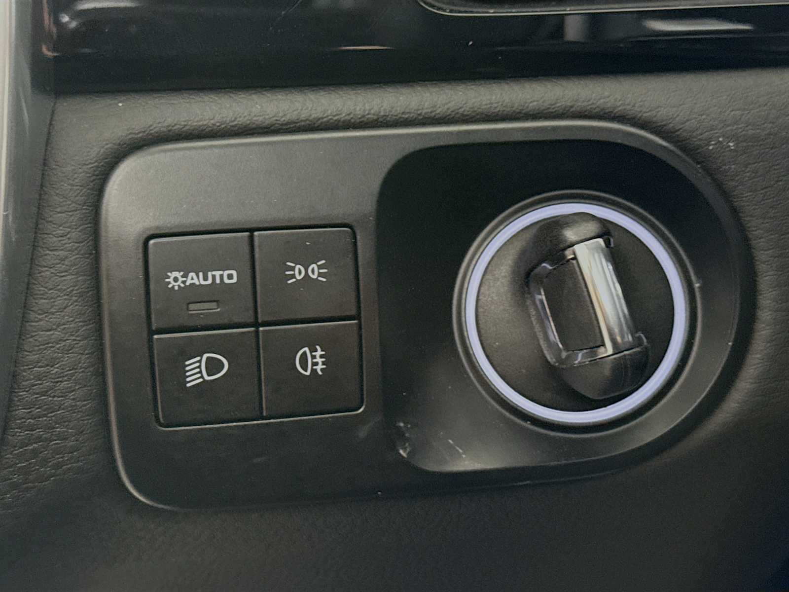 Thumbnail: 2022 Porsche Cayenne - 21