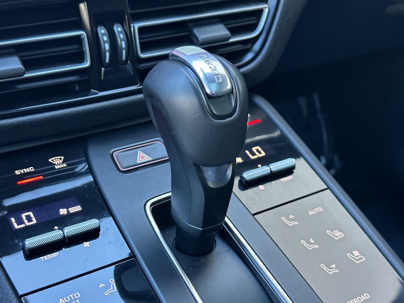 Thumbnail: 2025 Porsche Macan - 24