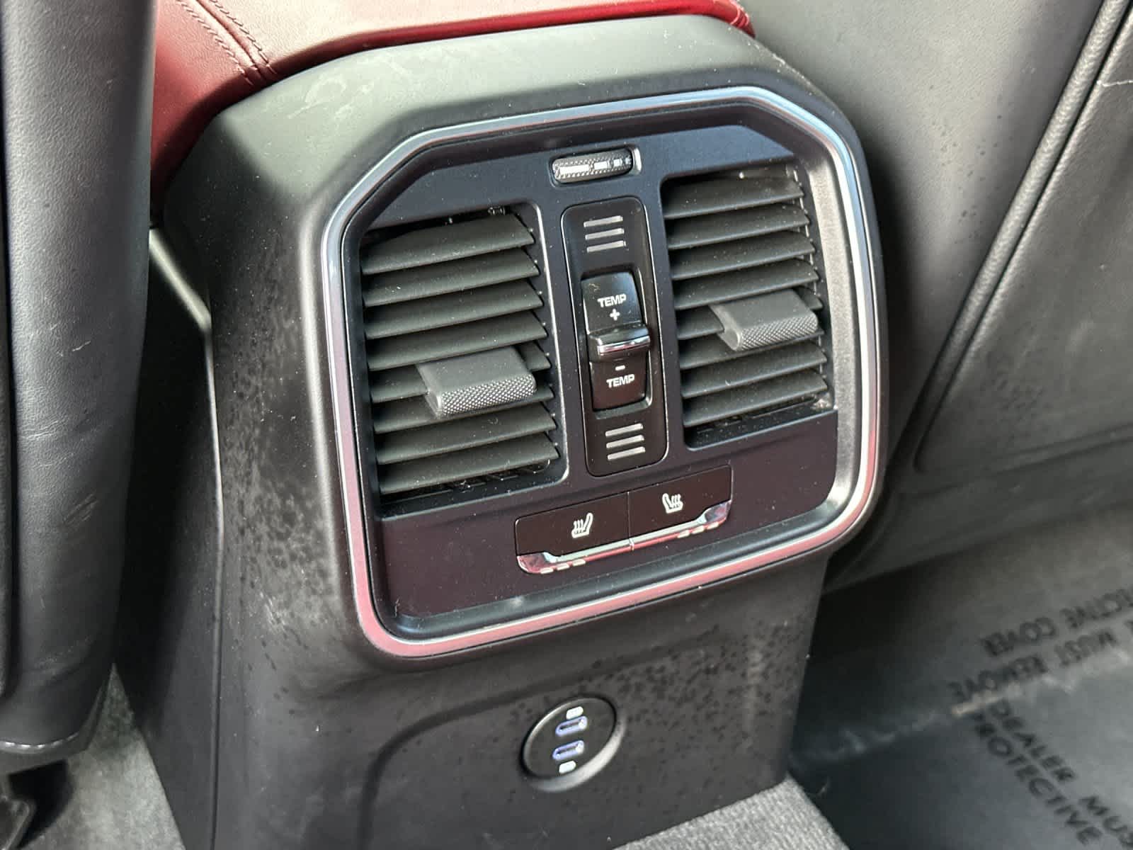 Thumbnail: 2025 Porsche Macan - 14