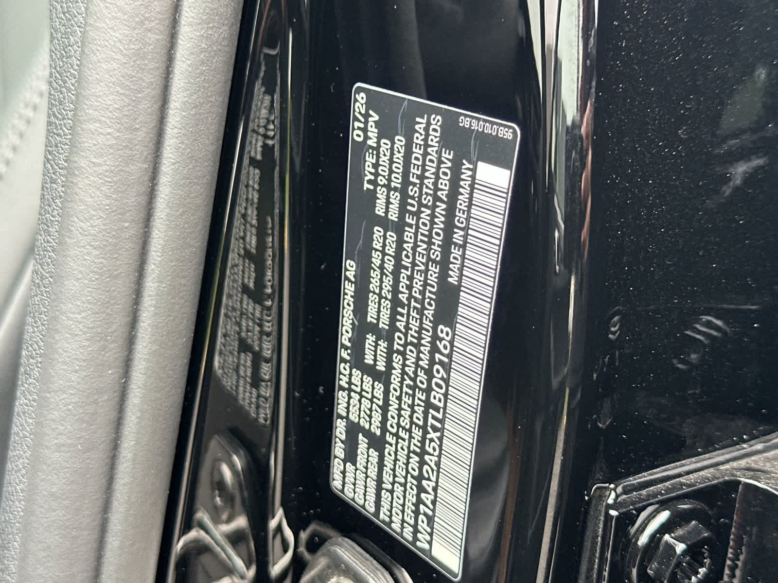 Thumbnail: 2026 Porsche Macan - 32