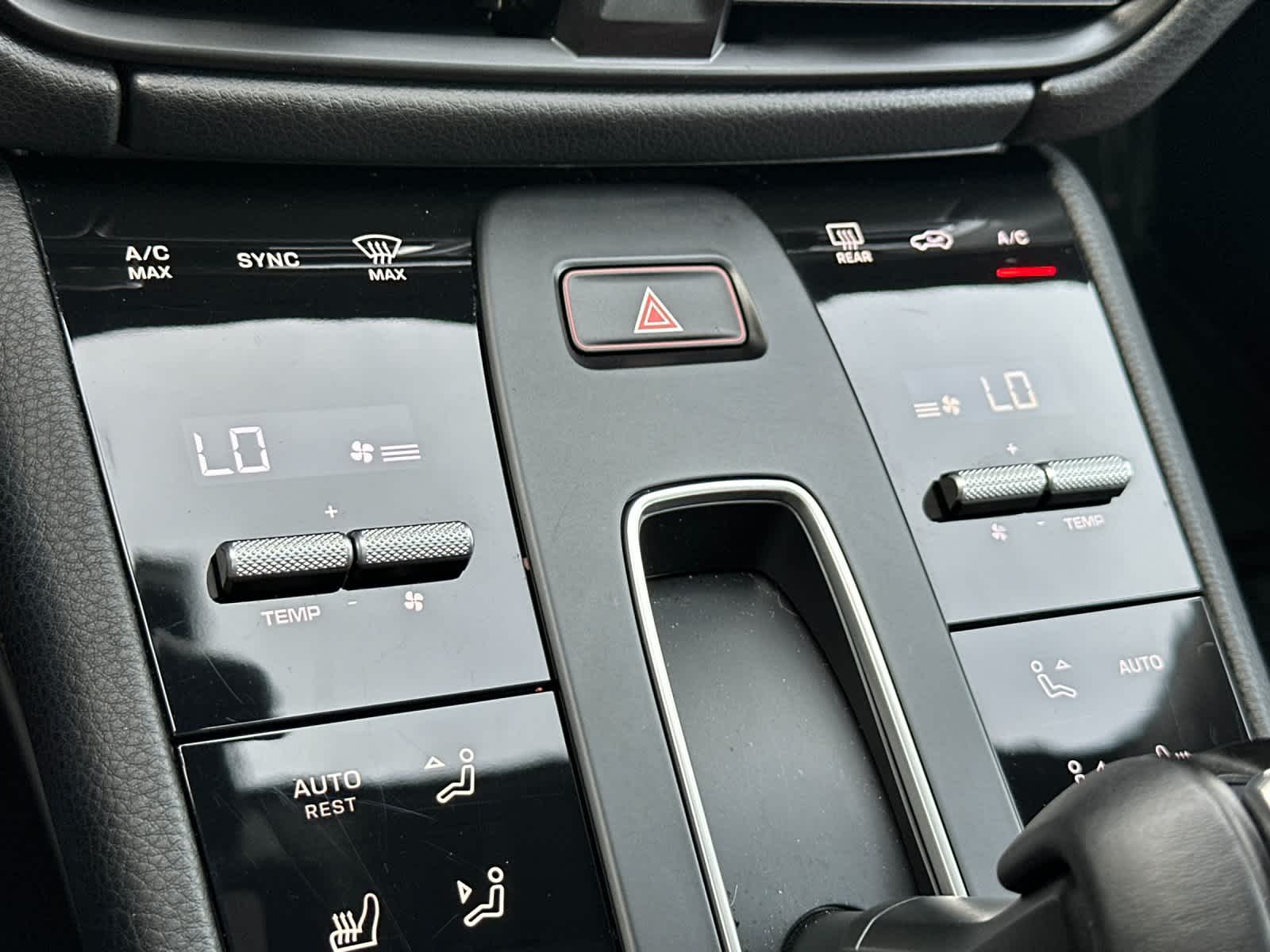 Thumbnail: 2025 Porsche Macan - 24