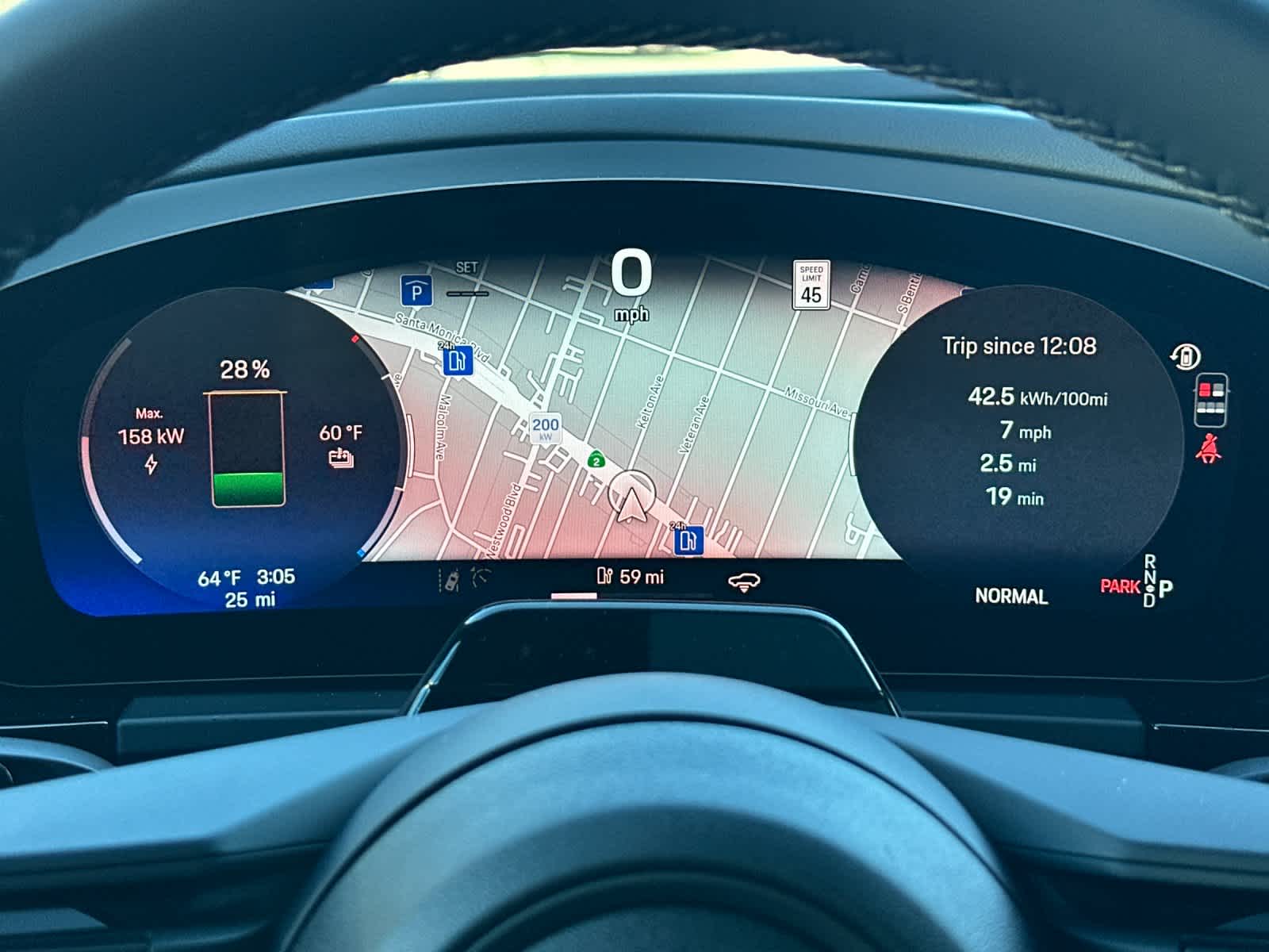 Thumbnail: 2026 Porsche Macan - 30