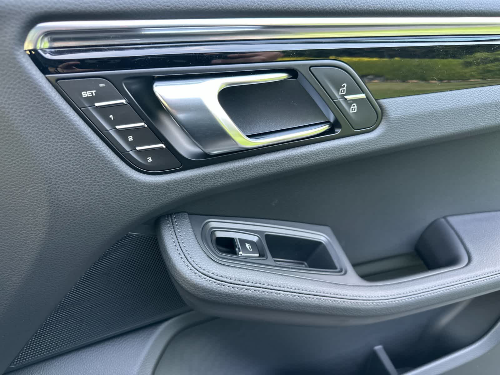 Thumbnail: 2026 Porsche Macan - 19