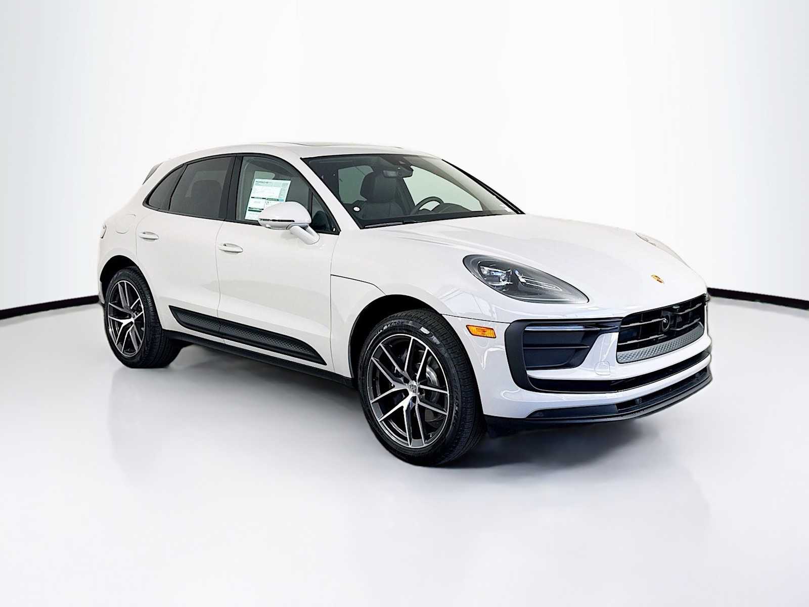 Thumbnail: 2026 Porsche Macan - 7