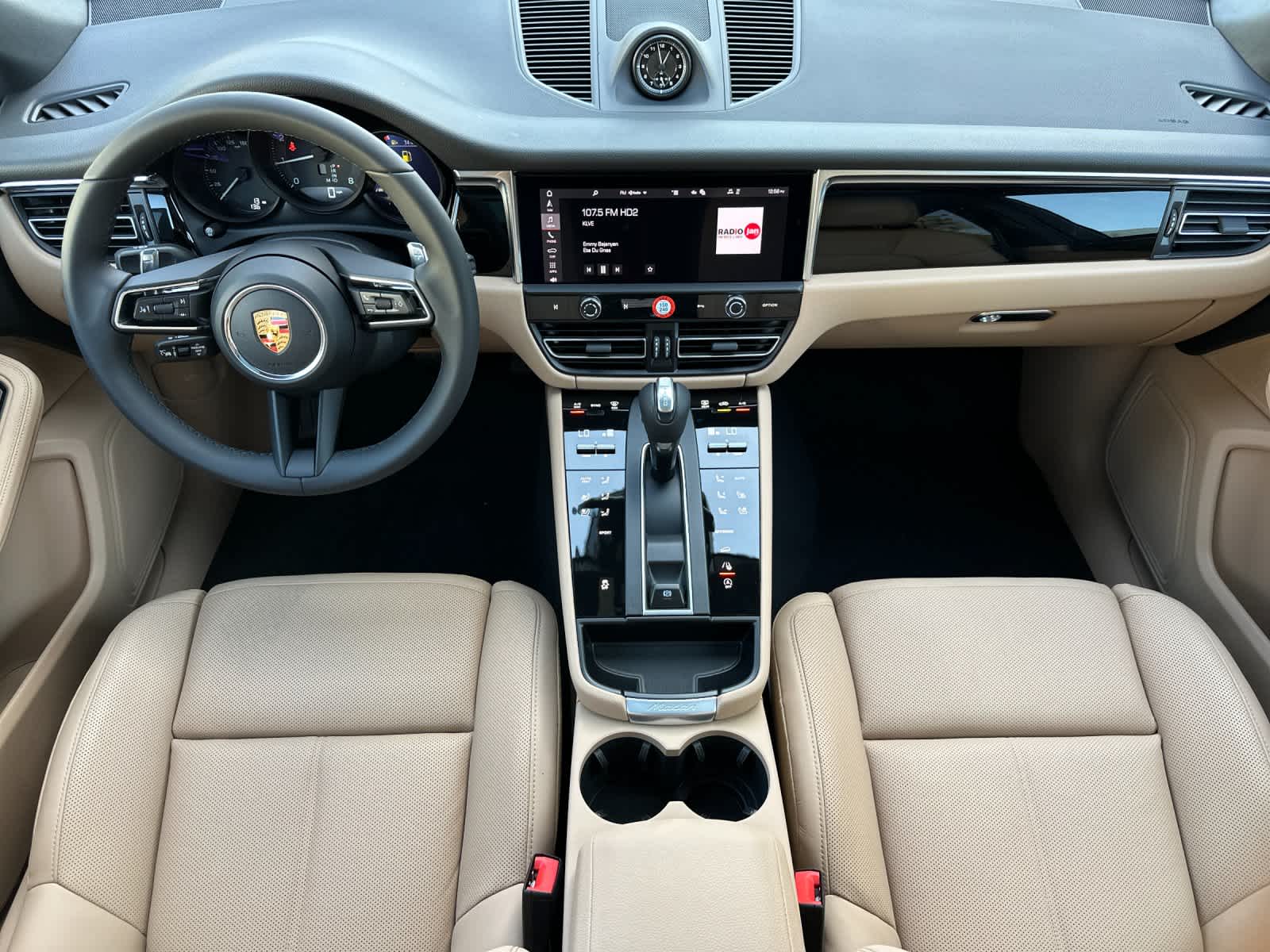 Thumbnail: 2026 Porsche Macan - 6