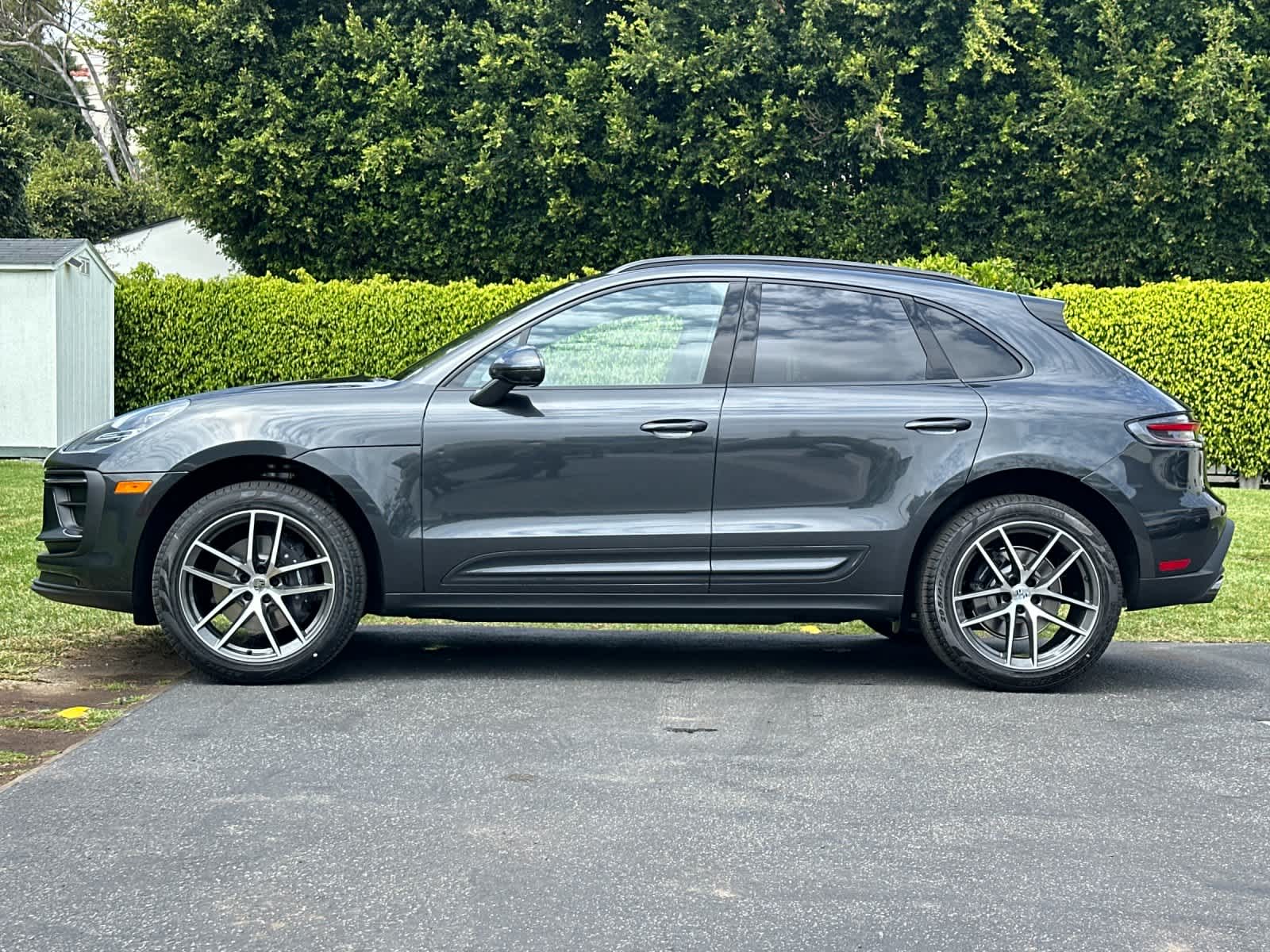 Thumbnail: 2026 Porsche Macan - 2