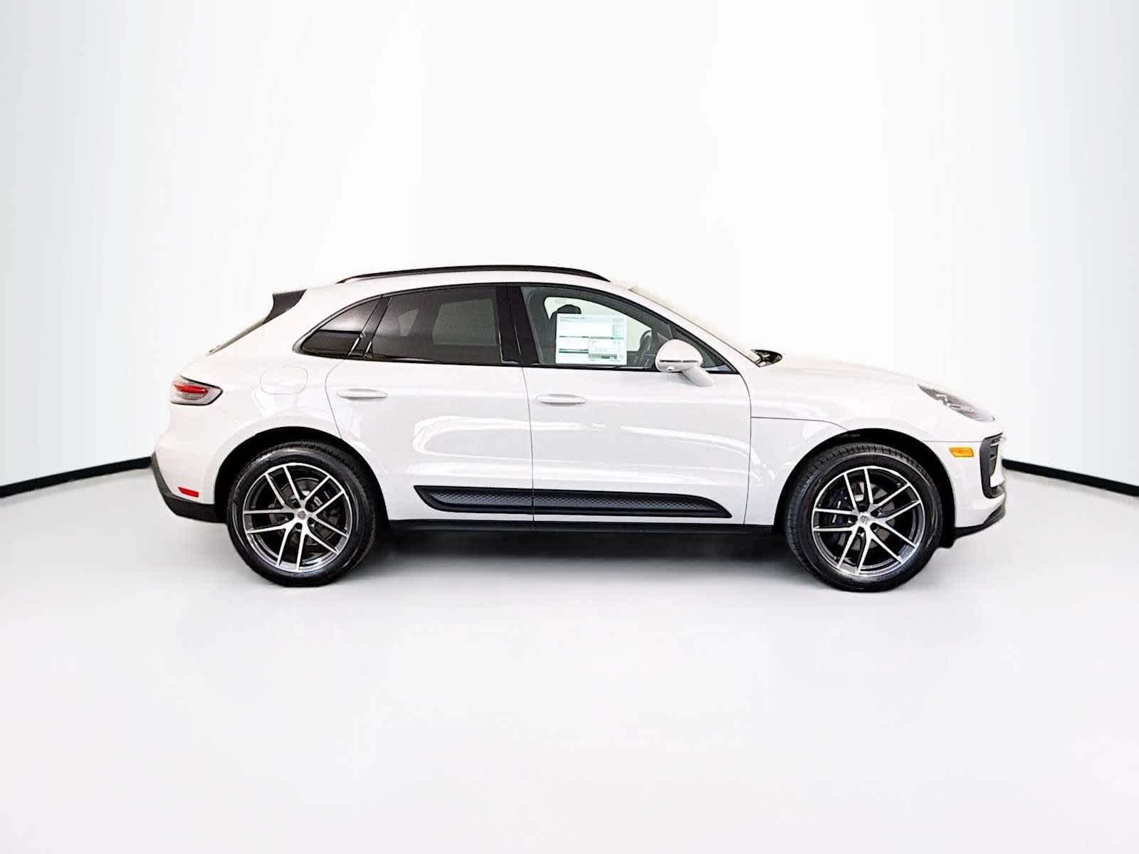 Thumbnail: 2026 Porsche Macan - 8