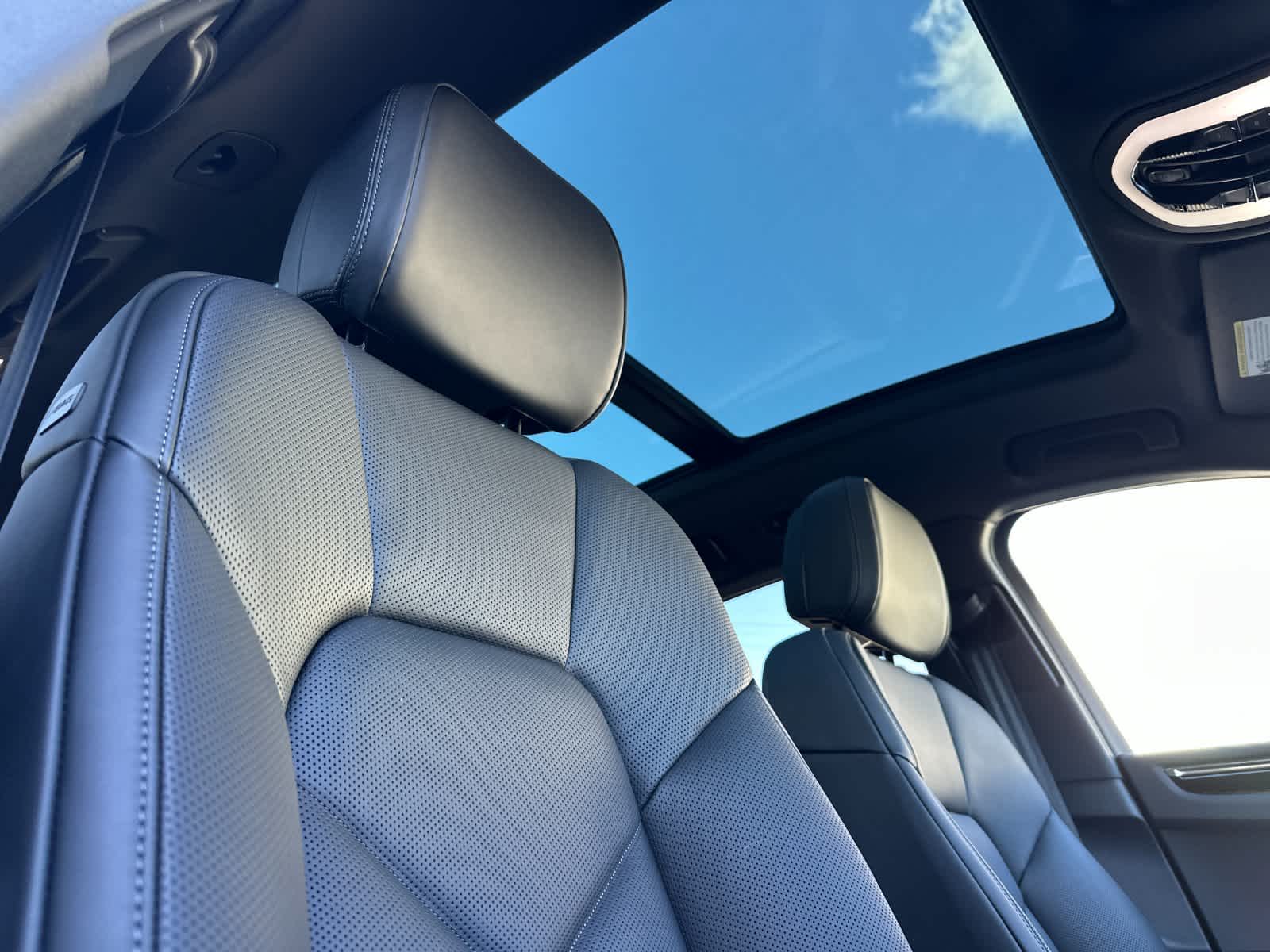 Thumbnail: 2026 Porsche Macan - 18