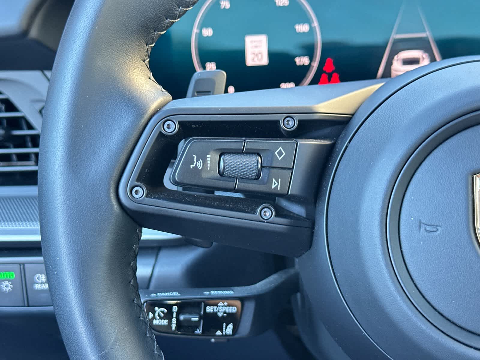 Thumbnail: 2025 Porsche 911 - 23